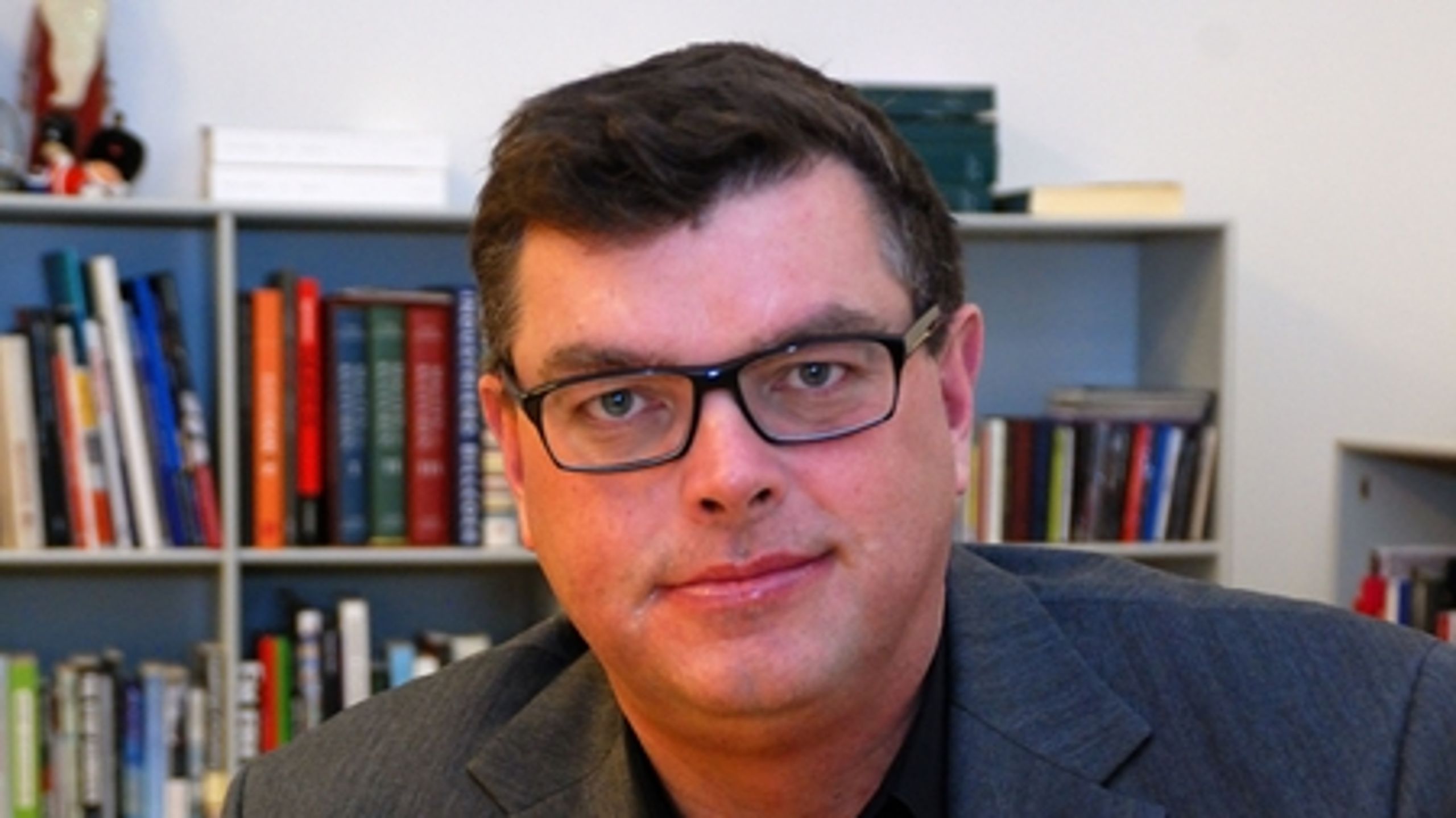DR skal styrkes på en række parametre. Eksempelvis skal der mere fokus på regionaldækningen og tilbuddene til børn og unge. Det mener Socialdemokraternes kultur- og medieordfører, Mogens Jensen. 