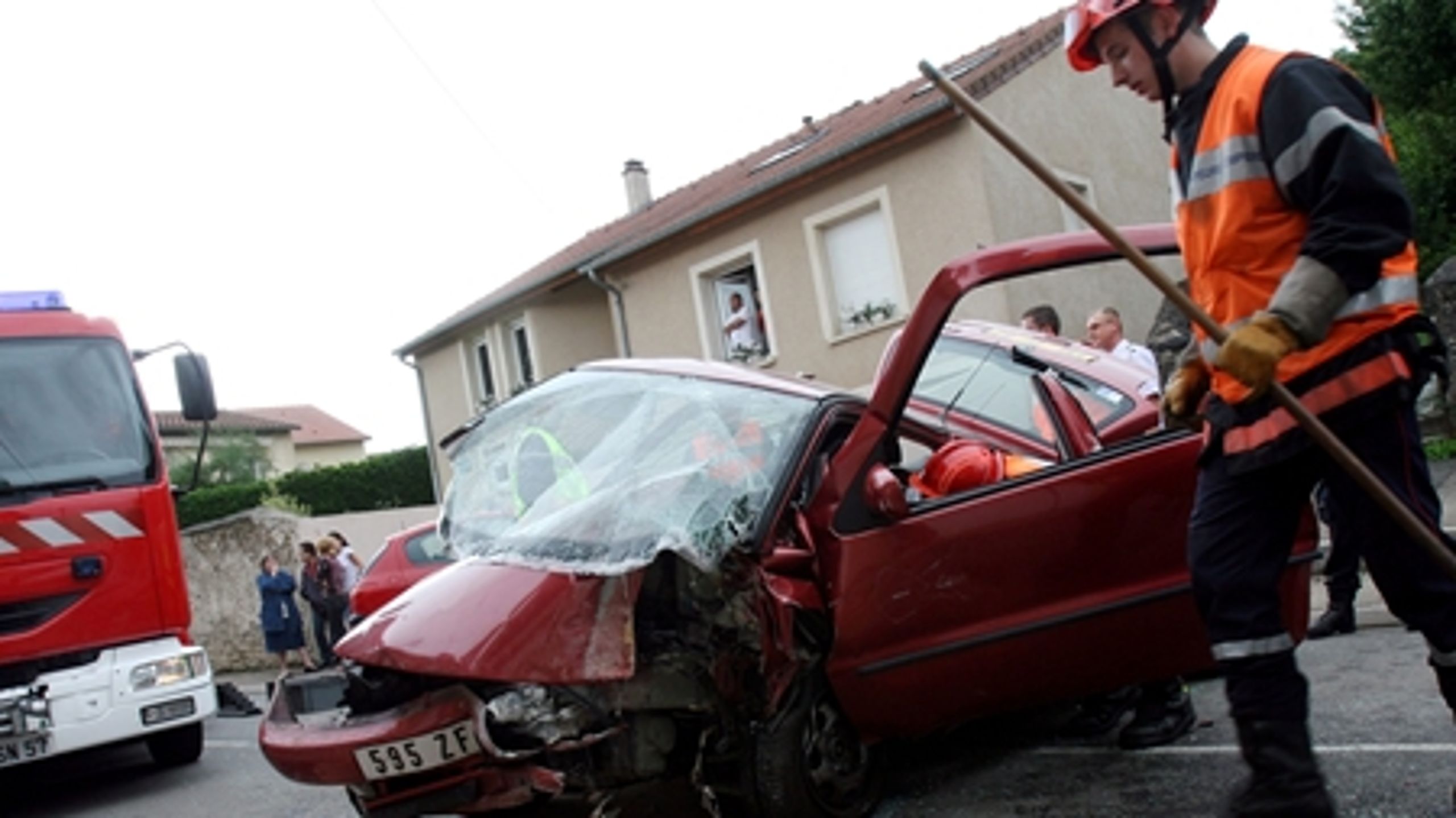En ny lov skal sætte hårdere ind over for sprit- og narkobilister og nedbringe antallet af dræbte i trafikken.