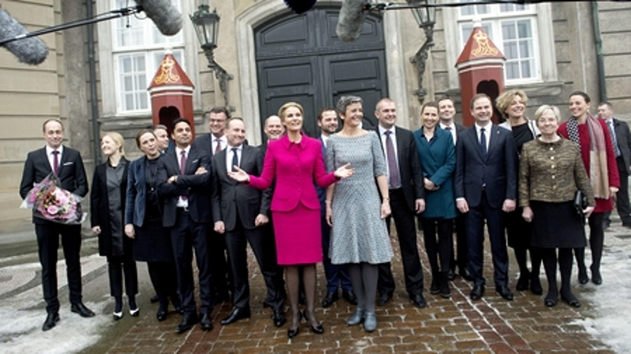 Mandag formiddag præsenterede statsminister Helle Thorning-Schmidt (S) sin nye SR-regering. 
