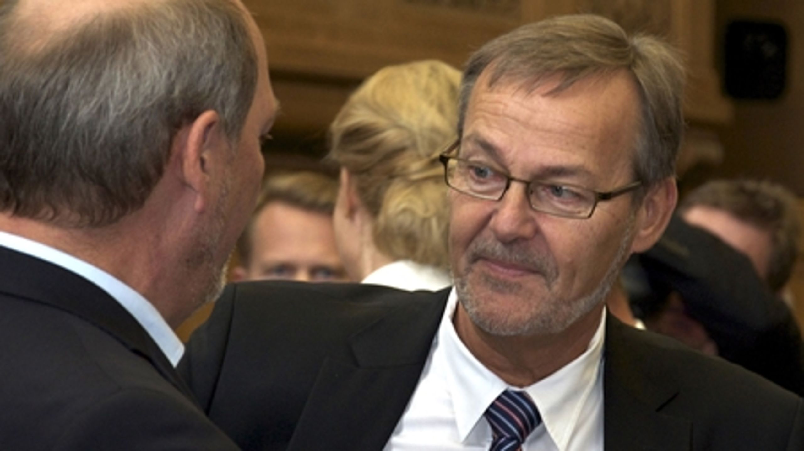 Tidligere erhvervs- og vækstminister Ole Sohn forlader SF og skifter til Socialdemokraterne. 