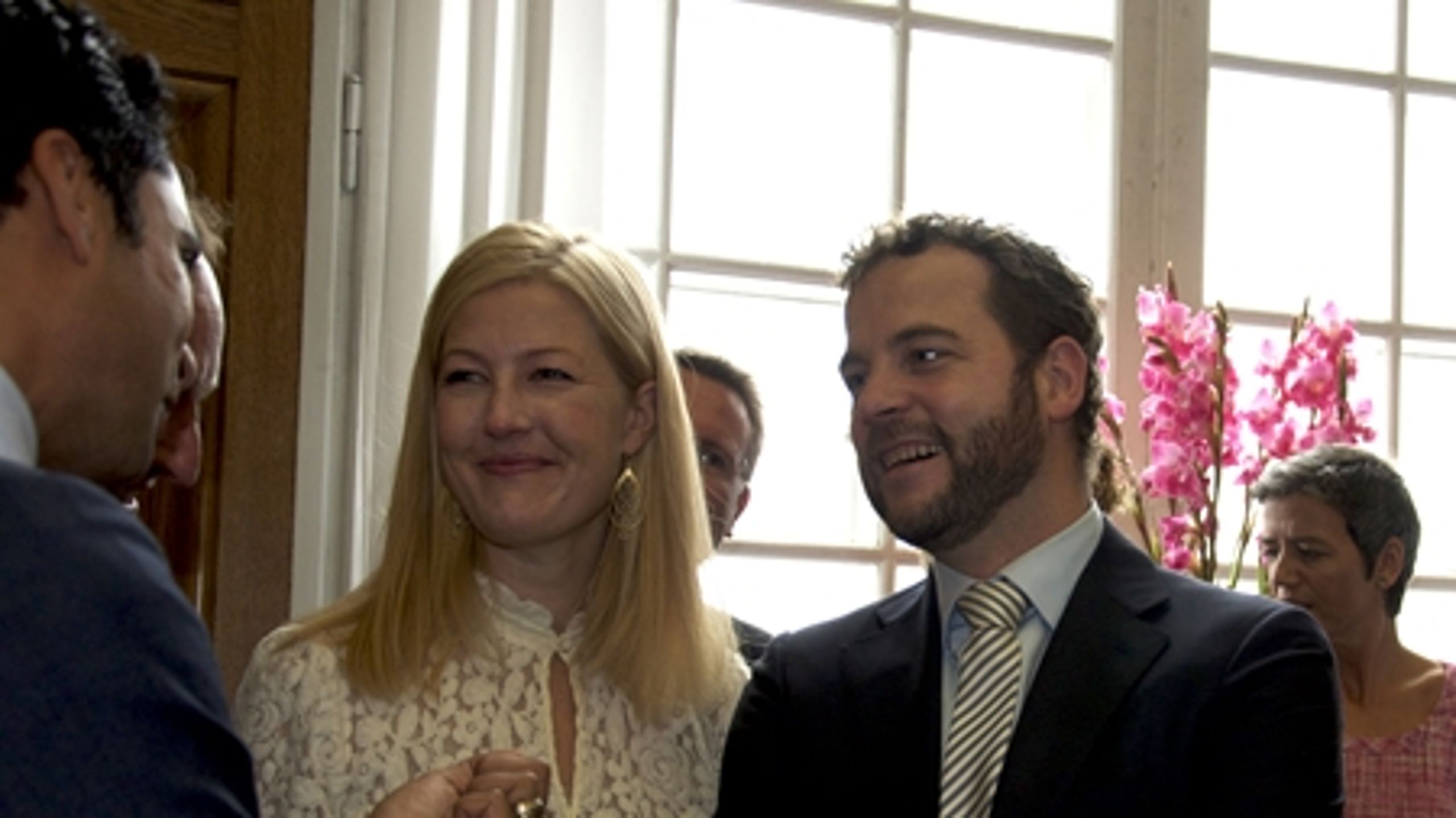 Morten Østergaard (R) tager sine særlige rådgivere med til Skatteministeriet fra Uddannelsesministeriet, som han har overladt til partifællen Sofie Carsten Nielsen.  