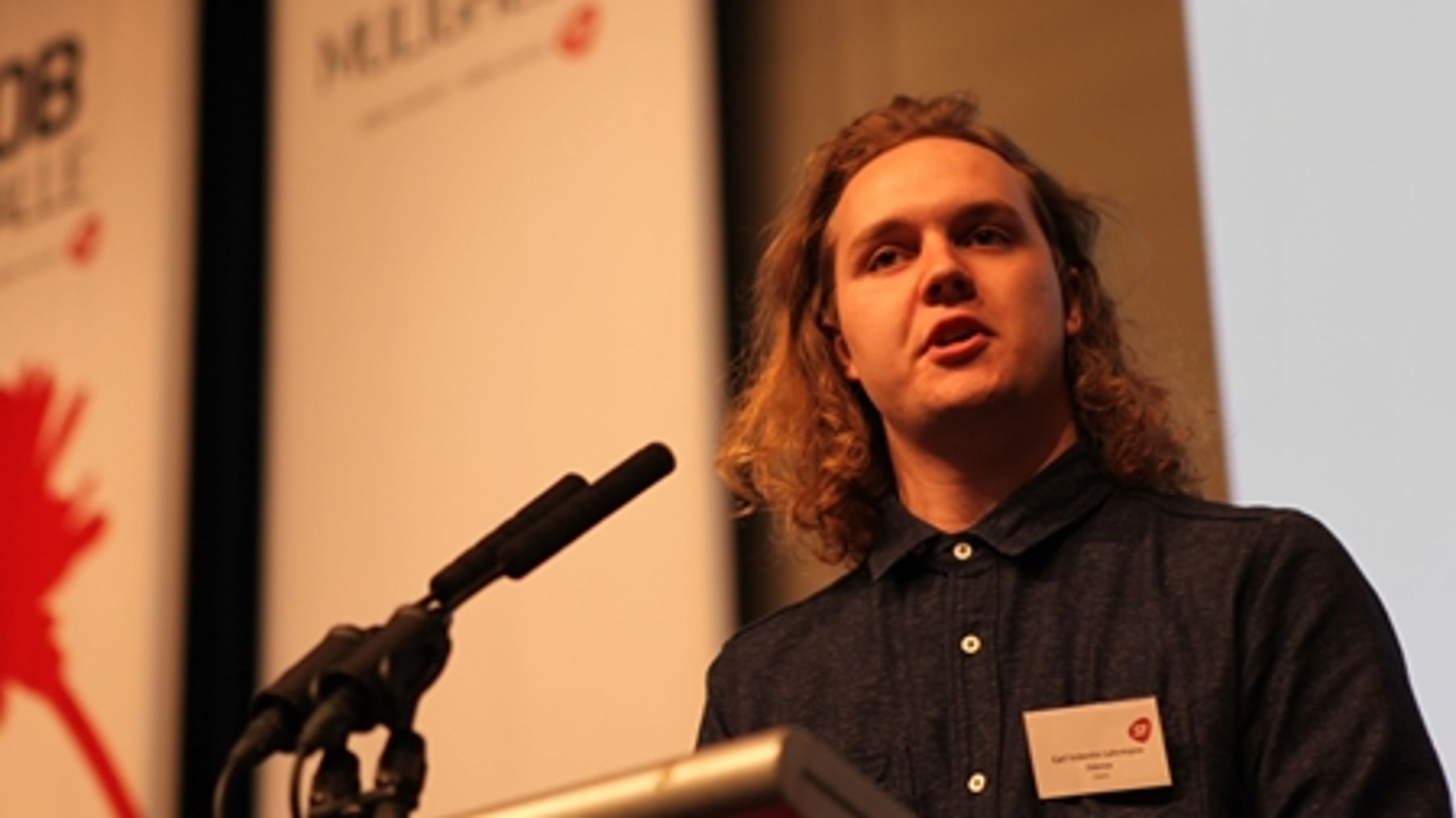 SFU-formand Carl Valentin: "DF har den folketingsgruppe med flest arbejdere i. Det er helt afgørende for venstrefløjen at bringe arbejdere ind i partierne, så vi ikke bare siger, vi repræsenterer dem, men også i praksis lader arbejdere repræsentere partierne."