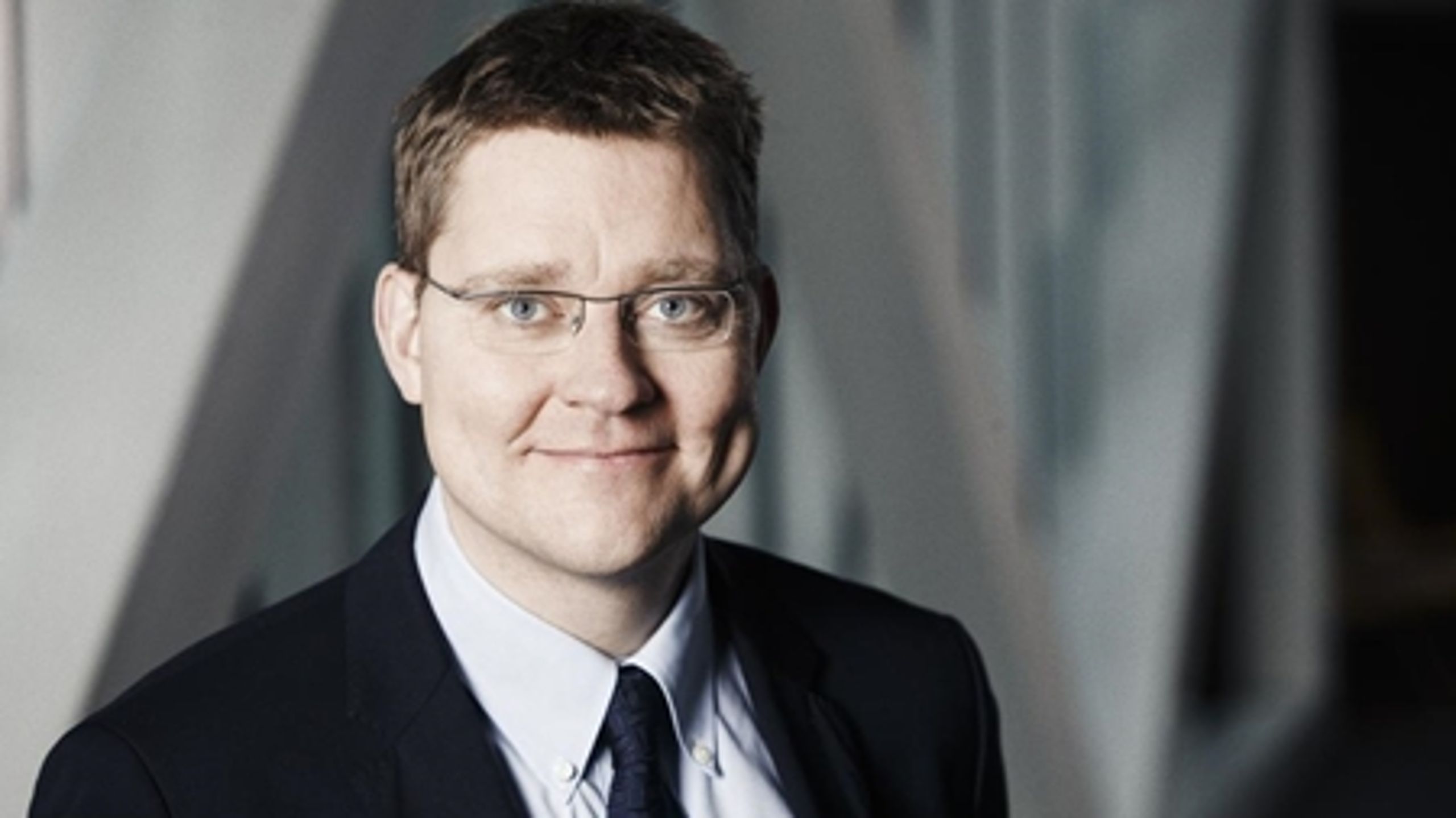 Den nye klima- og energiminister beskrives som driftsikker og med godt humør. Men også med en mere skarp tunge end hans forgænger.