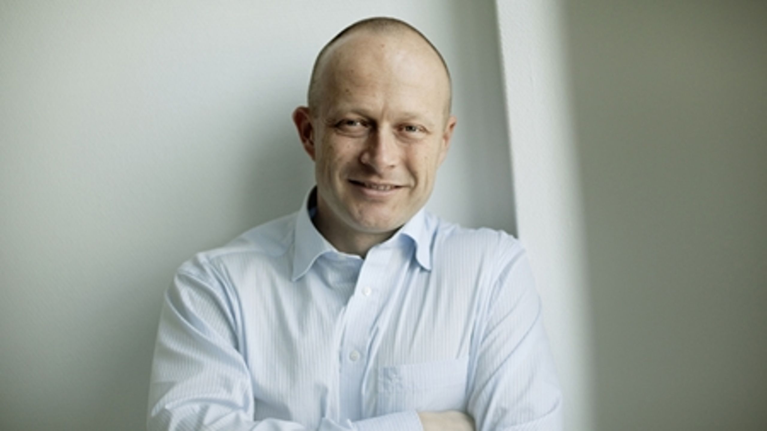 "Det offentlige arbejdsmarked er organiseret sådan, at Christiansborg reelt altid er sovset ind i forhandlingerne  enten direkte eller indirekte." Det skriver Martin Ågerup, direktør for CEPOS.