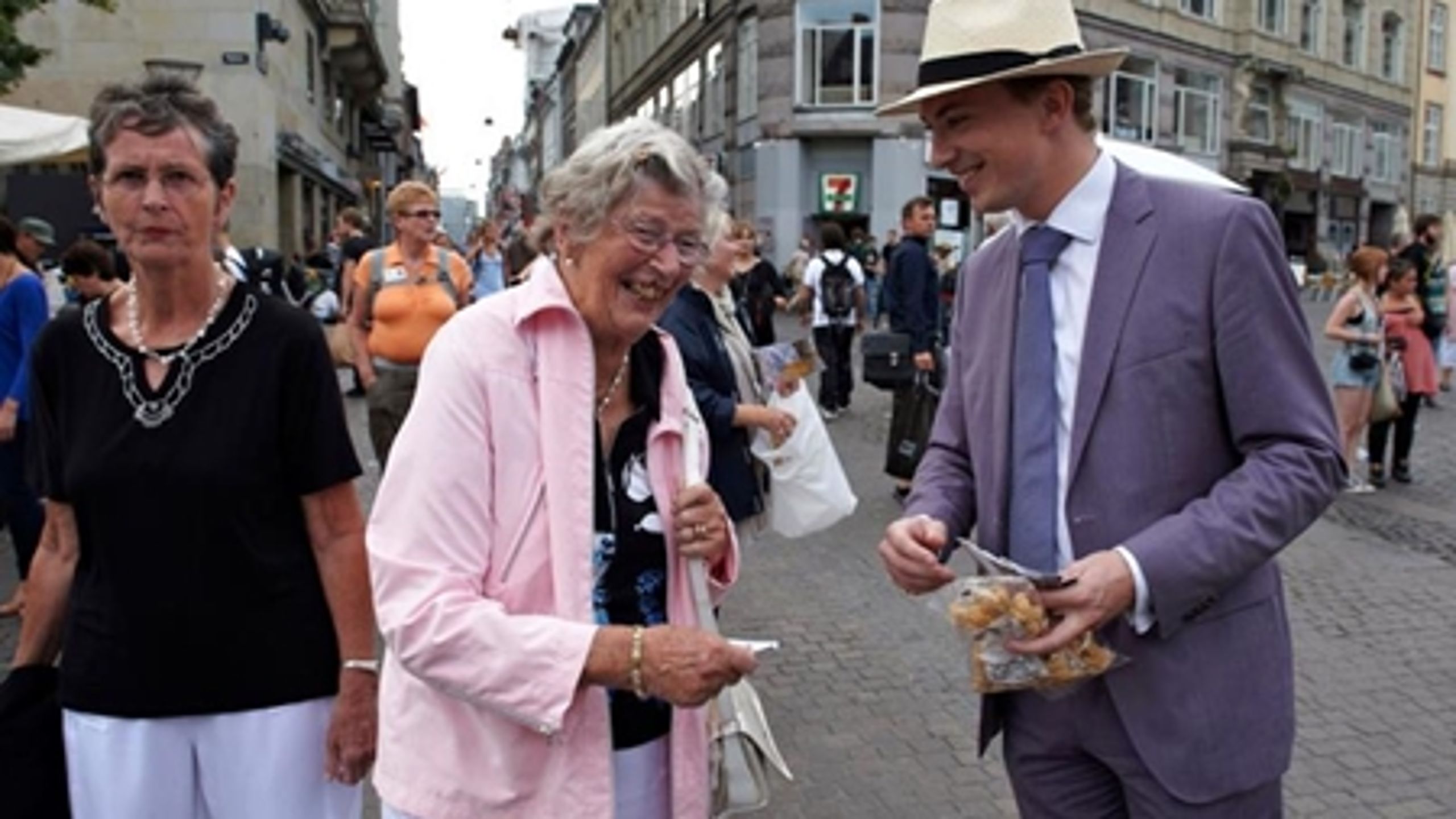 Modsat medierne, er politikerne i Danmark ikke blevet mere optaget af negativitet. Derfor skal man ikke forvente en særlig beskidt valgkamp frem mod EP-valget 25. maj, vurderer to valgkampsforskere. Her ses EP-kandidat Morten Messerschmidt (DF).