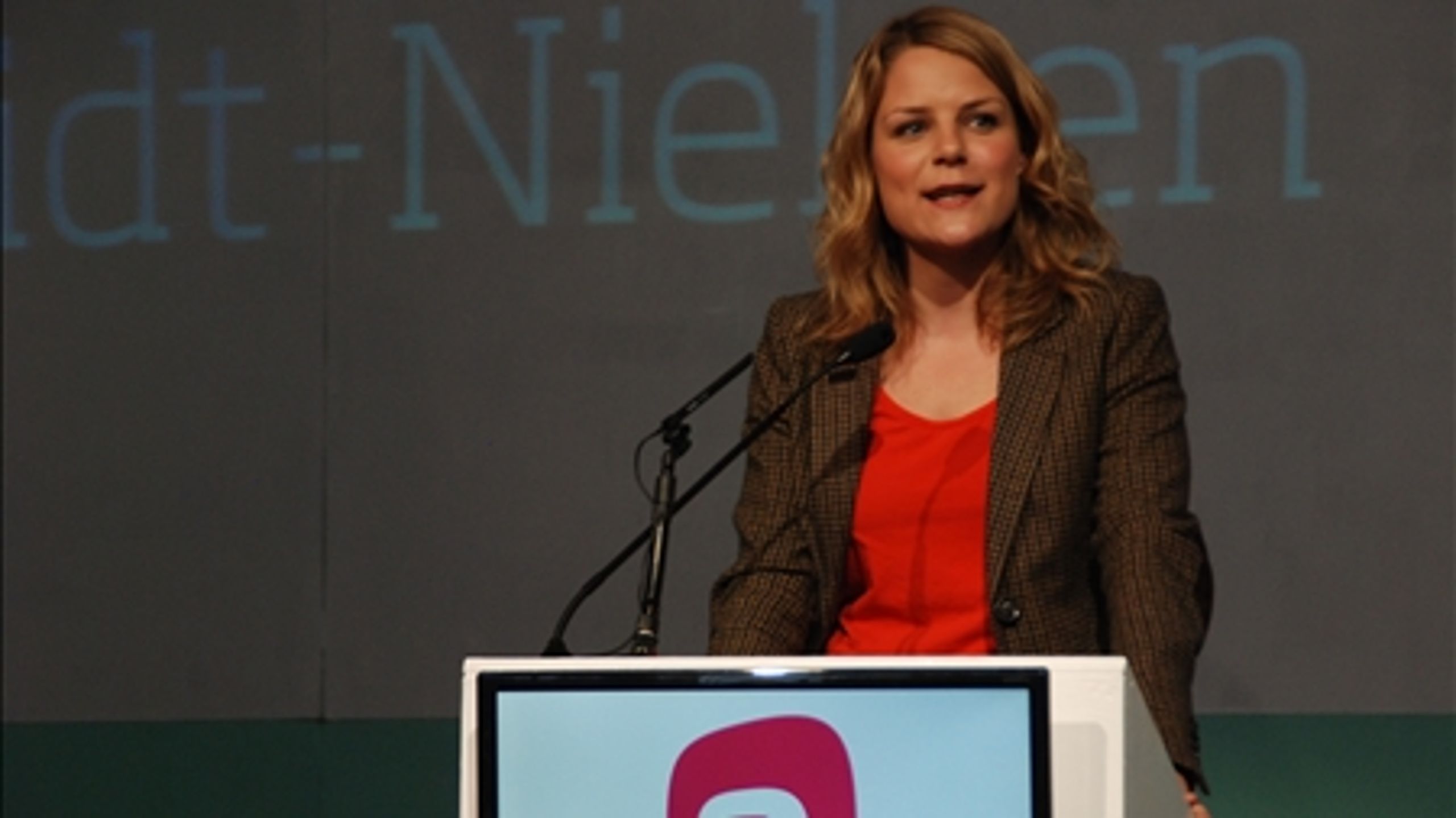 Johanne Schmidt-Nielsen hører til Enhedslistens pragmatiske fløj, der har sikret partiet et overraskende gennembrud. Men Enhedslistens venstrefløj frygter, at man gentager SF's fejltagelser.