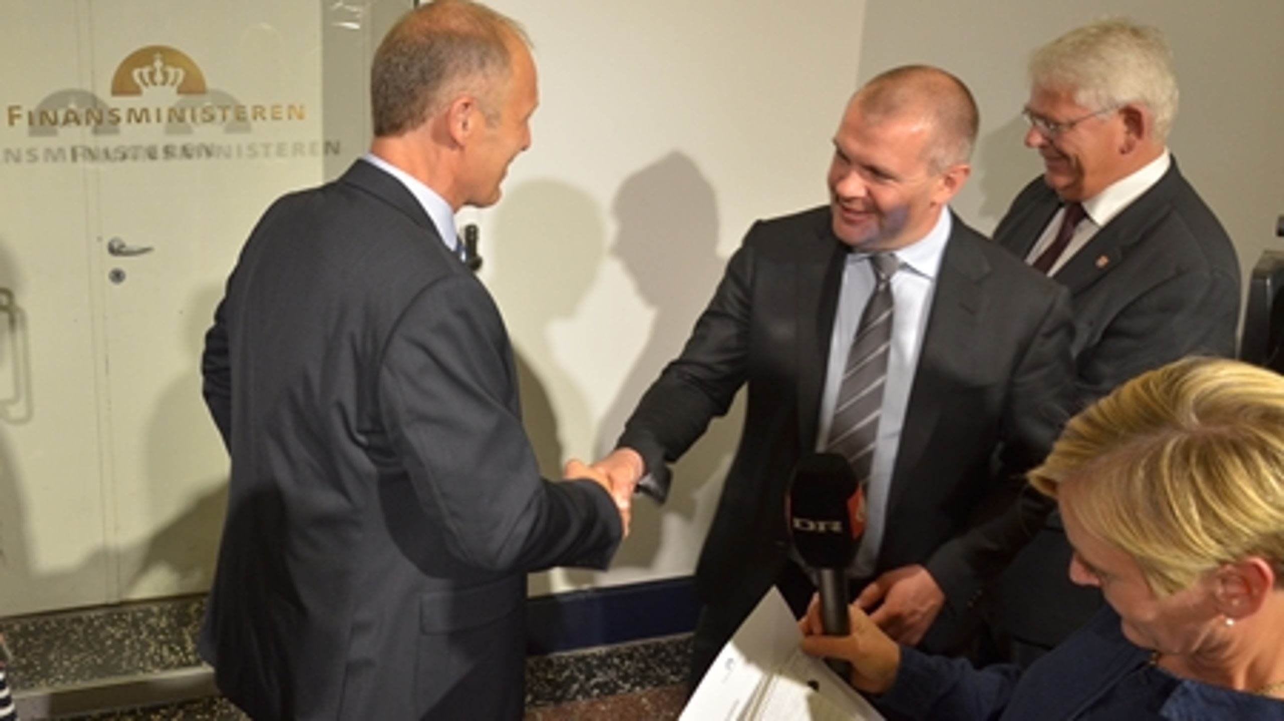 Tirsdag indgik regeringen og KL en aftale, der sikrer kommunerne stort set uændrede rammer for økonomien i 2015.