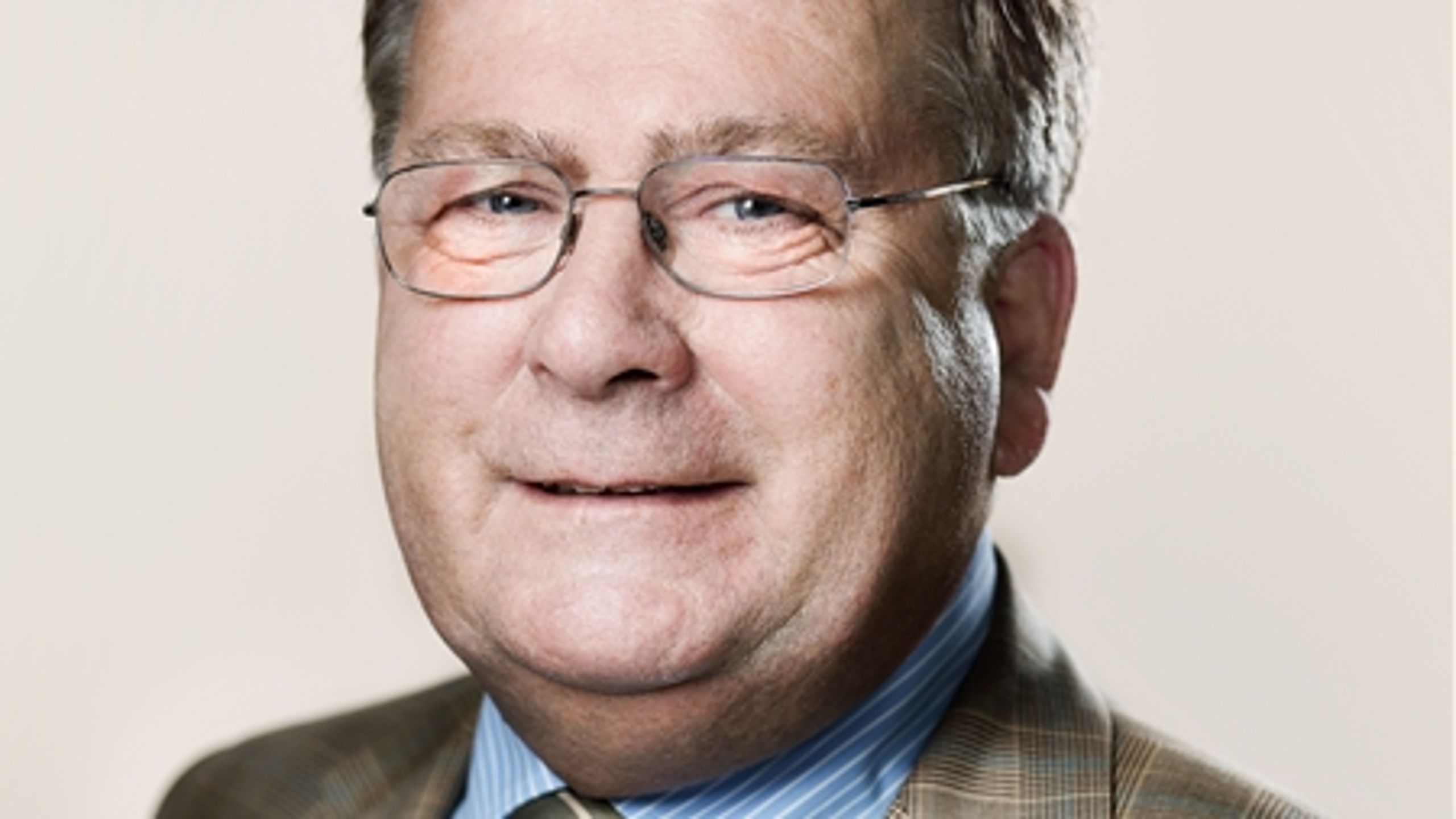 Det giver ikke mening at tale om øget eksport af velfærdsløsninger, når man ikke samtidig vil hæve kravene til udlicitering i kommunerne, mener Claus Hjort Frederiksen (V).