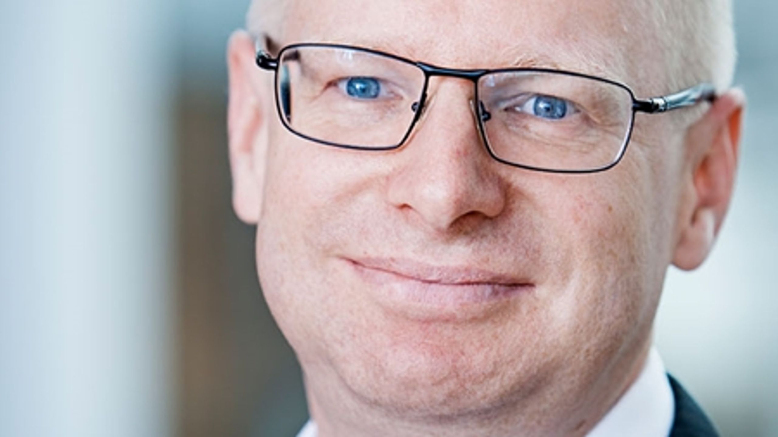 "Fødevareindustrien skal først og fremmest ikke bare være sig sit medansvar for folkesundheden bevidst. Den skal også hele tiden være i stand til at udvikle sundere og bedre fødevarer samt følge forbrugernes krav til deres madvarer  for at kunne kommunikere troværdigt om sig selv," skriver Martin Broberg.