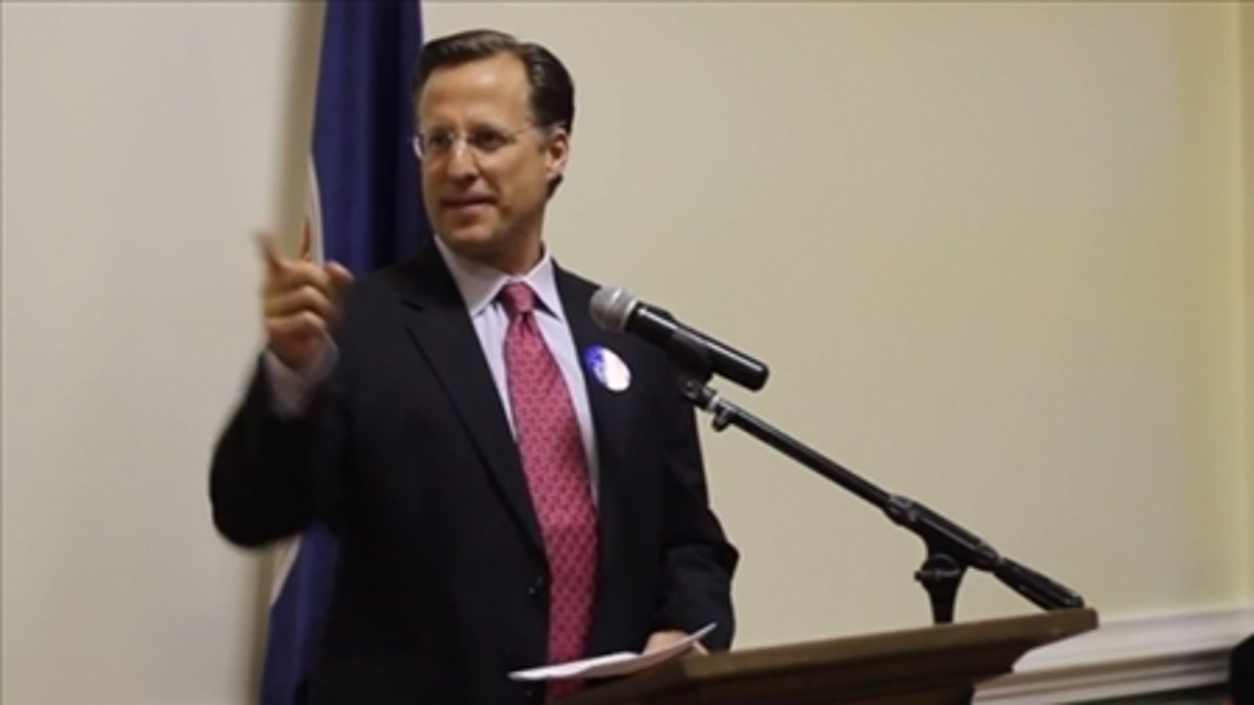 Den ukendte udfordrer Dave Brat vandt overraskende primærvalget over Cantor, en af Kongressens mest magtfulde republikanere.