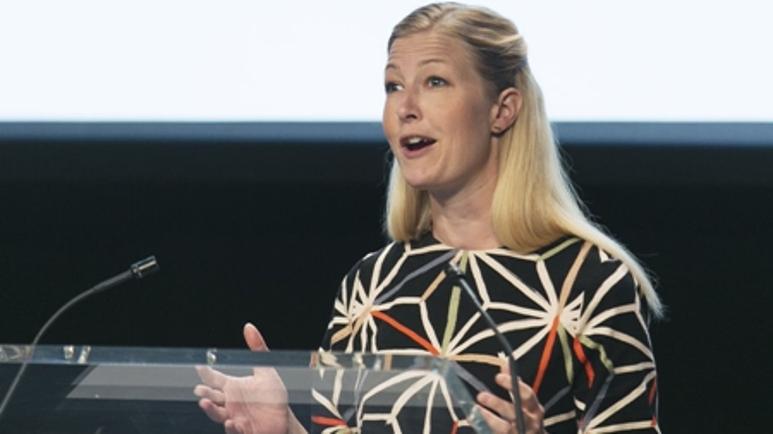 Uddannelsesminister Sofie Carsten Nielsen vil have forskerne længere frem i samfundsdebatten, så de kan være med til at løfte vidensniveauet. 