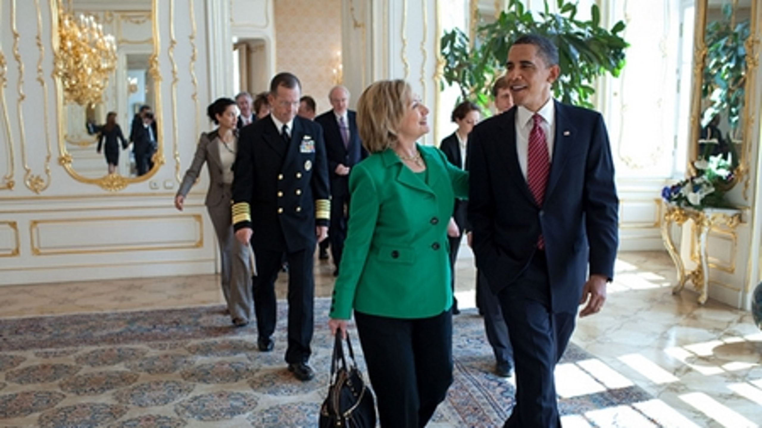 Politiske uenigheder mellem den tidligere udenrigsminister Hillary Clinton og præsident Barack Obama har fyldt op i den agurketidsramte amerikanske presse den forgangne uge.