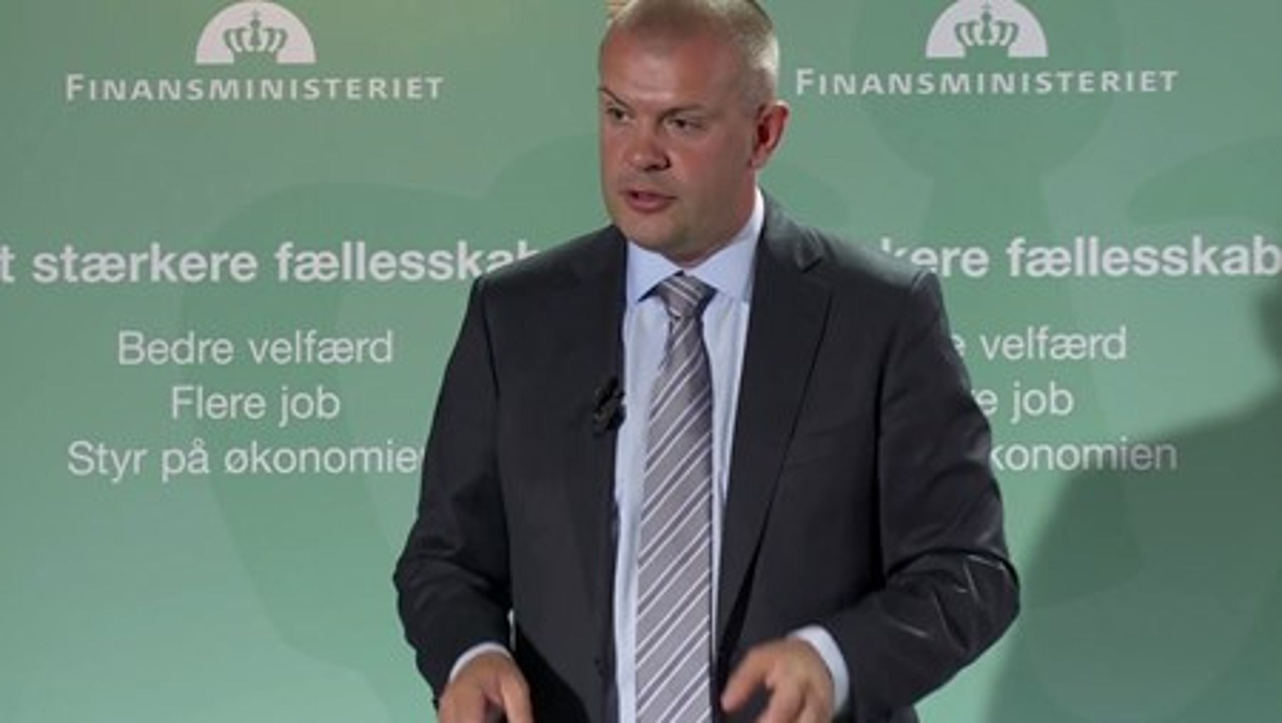 <div>Stærkere fællesskab, bedre velfærd og styr på økonomien var de centrale punchlines, da finansminister Bjarne Corydon (S) præsenterede regeringens forslag til en finanslov for 2015.</div>