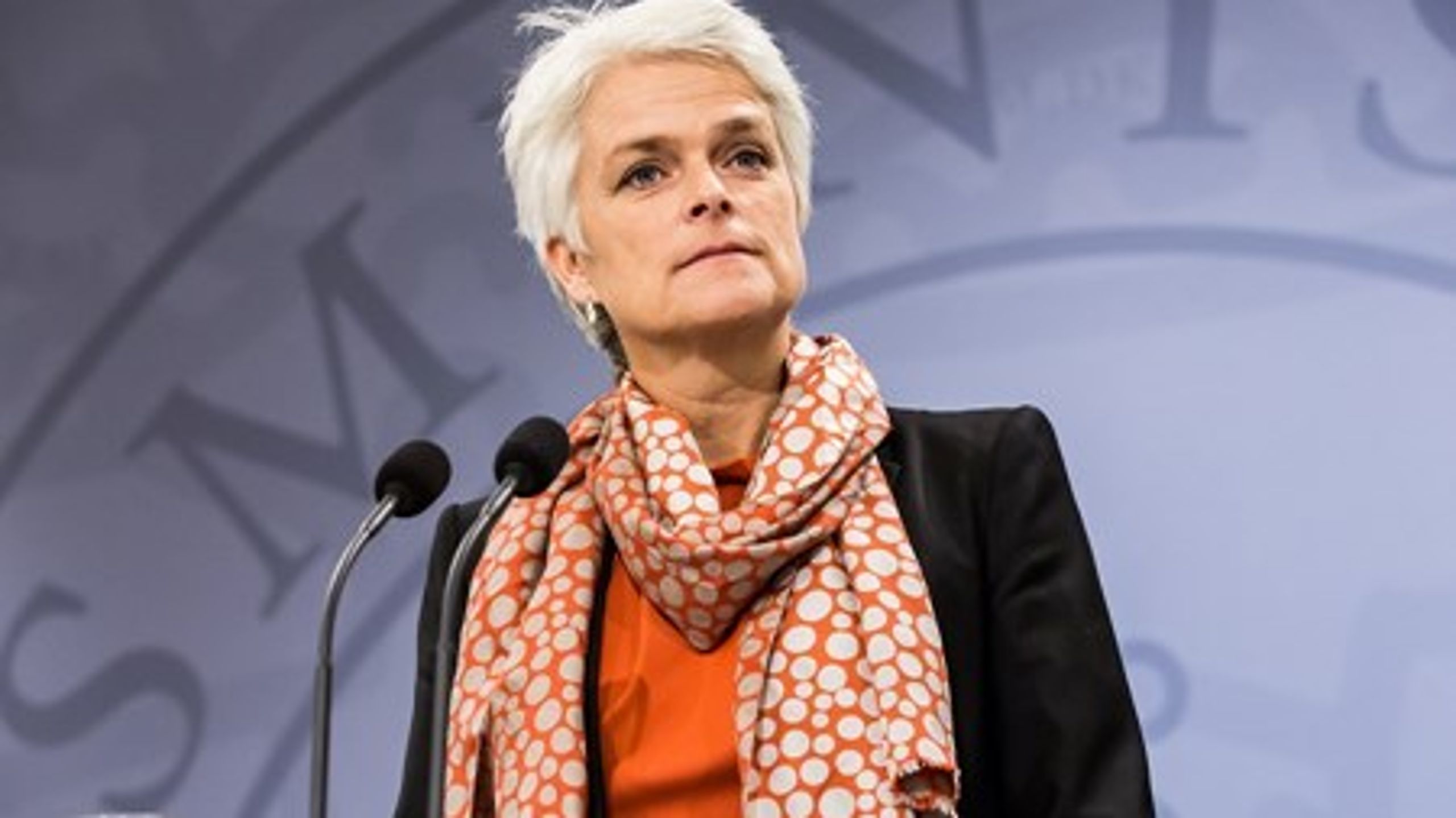 Digitaliseringen har ændret&nbsp;de grundlæggende
økonomiske forudsætninger for filmbranchen. Men det er ikke politikernes opgave
at&nbsp;løse branchens økonomiske udfordringer - det må de i samarbejde selv
klare, skriver Annette Vilhelmsen (SF).&nbsp;