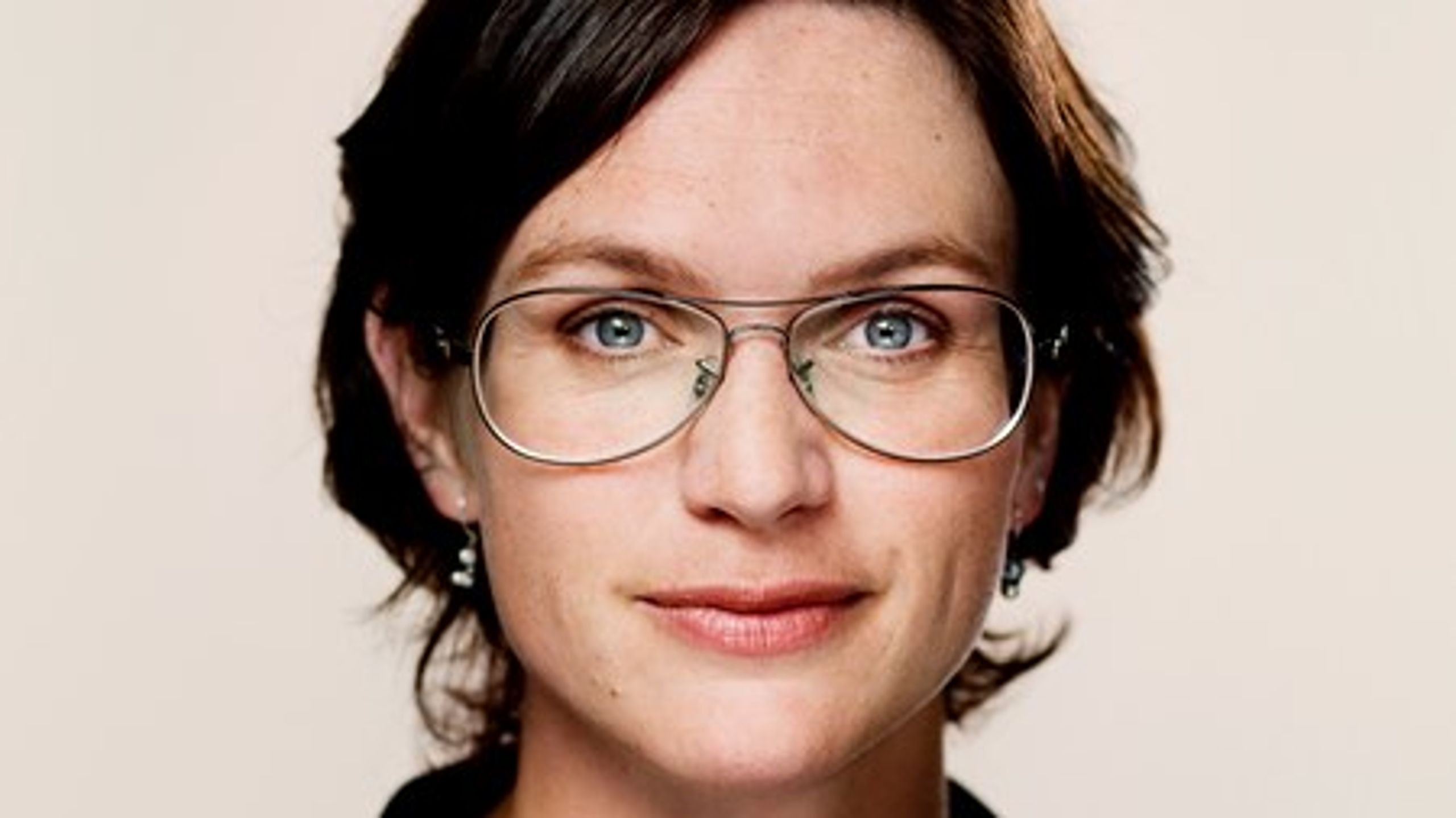 Pædagoger deltager i stigende grad i folkeskolens undervisning. Det er udtryk for en praksis, hvor man har&nbsp;set bort fra den eksisterende viden på området, lyder det fra Liberal Alliances Merete Riisager. Det er en faglig katastrofe, lyder det i hendes kritik af regeringens ageren på området.