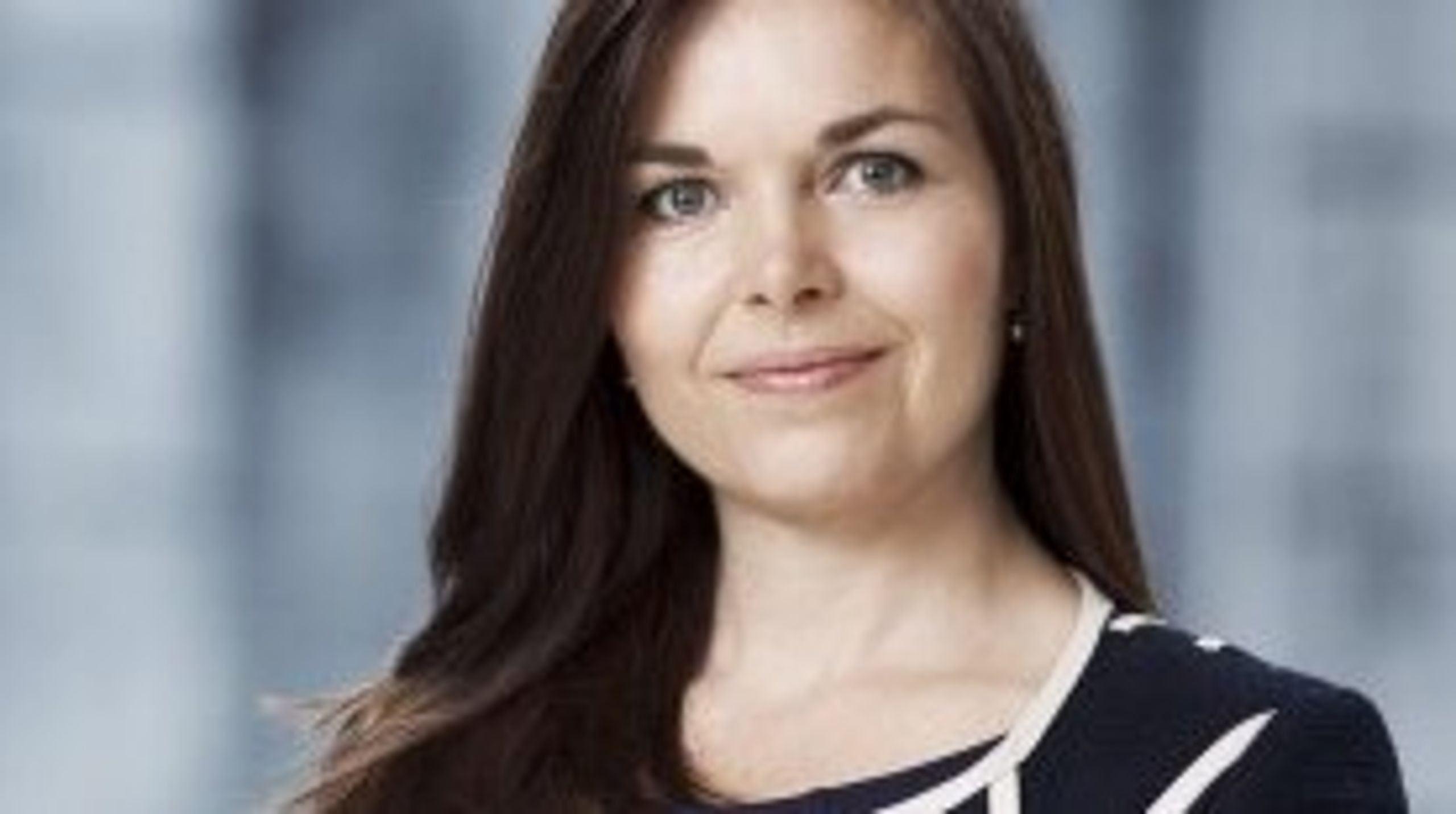 Venstres boligordfører, Louise Schack Elholm, er meget kritisk over for regeringens aftale med SF og Enhedslisten om at bruge planloven til at reservere områder til almene boliger i nye byområder. <br>