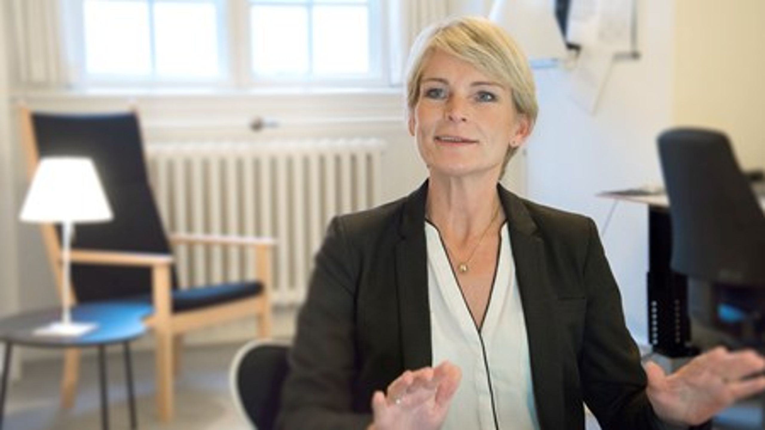 "Når de mange unge politikere vover, så kan jeg sidde lidt som Birthe Rønn Hornbech (V) og kloge mig på, at det var meget bedre i gamle dage," siger Tina Nedergaard (V).
