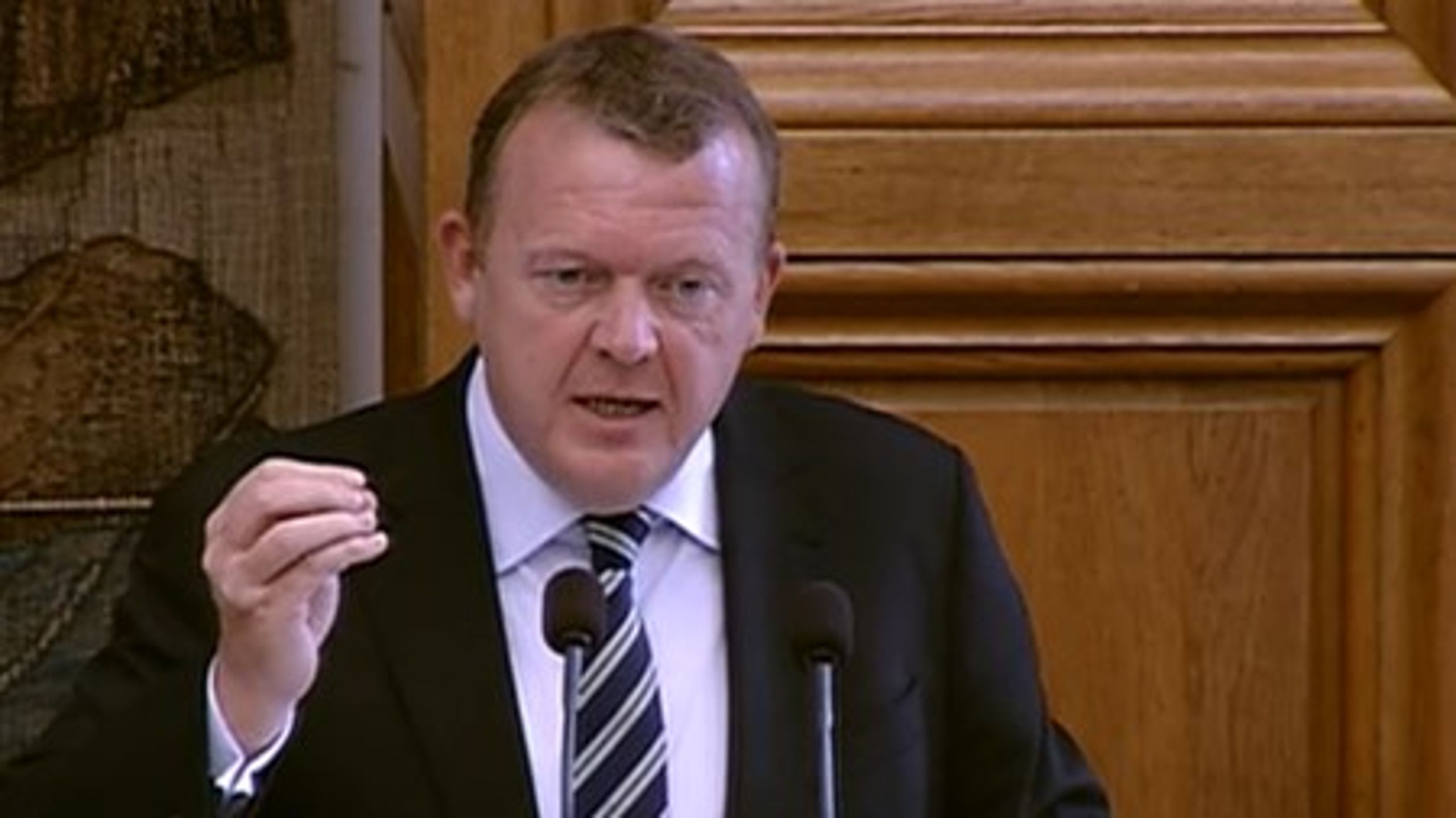 Sundhedsstyrelsens styrke har skabt et sundhedspolitisk tomrum, mener formanden for Venstre, Lars Løkke Rasmussen. Han&nbsp;overvejer at stække Sundhedsstyrelsen på mindst ét område.