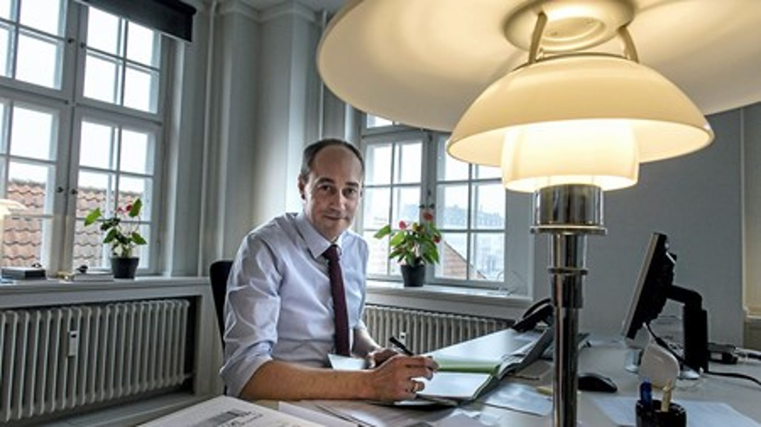 Det er ikke realistisk at lade Femern-forbindelsen finansiere Storstrømsbroen, lyder det fra transportminister Magnus Heunicke (S).<br>
