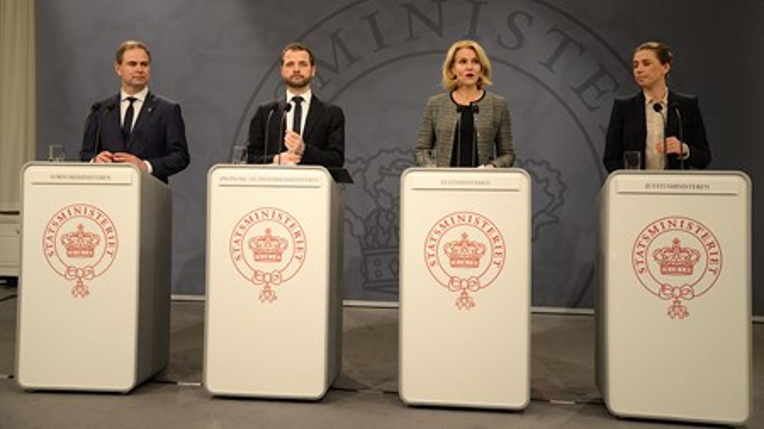 Statsminister Helle Thorning-Schmidt (S), justitsminister Mette Frederiksen (S), forsvarsminister Nicolai Wammen (S) og indenrigsminister Morten Østergaard (R) fremlagde torsdag regeringens anti-terrorplan ved et pressemøde i Statsministeriet.&nbsp;
