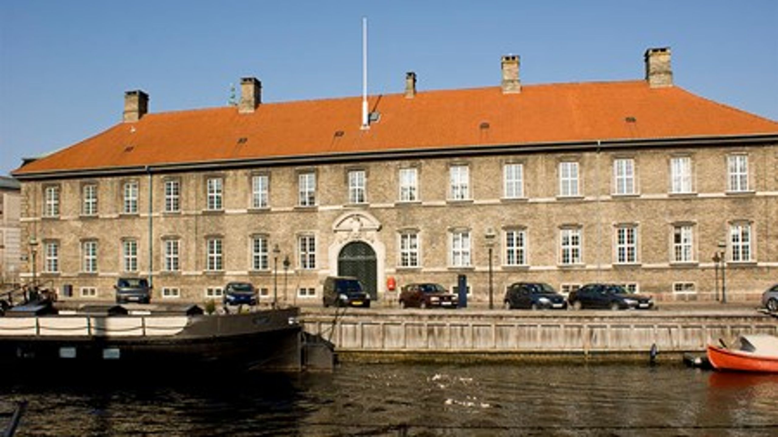 100 medarbejdere flyttes fra Undervisningsministeriets&nbsp;departementet til Kvalitets- og Tilsynsstyrelsen.