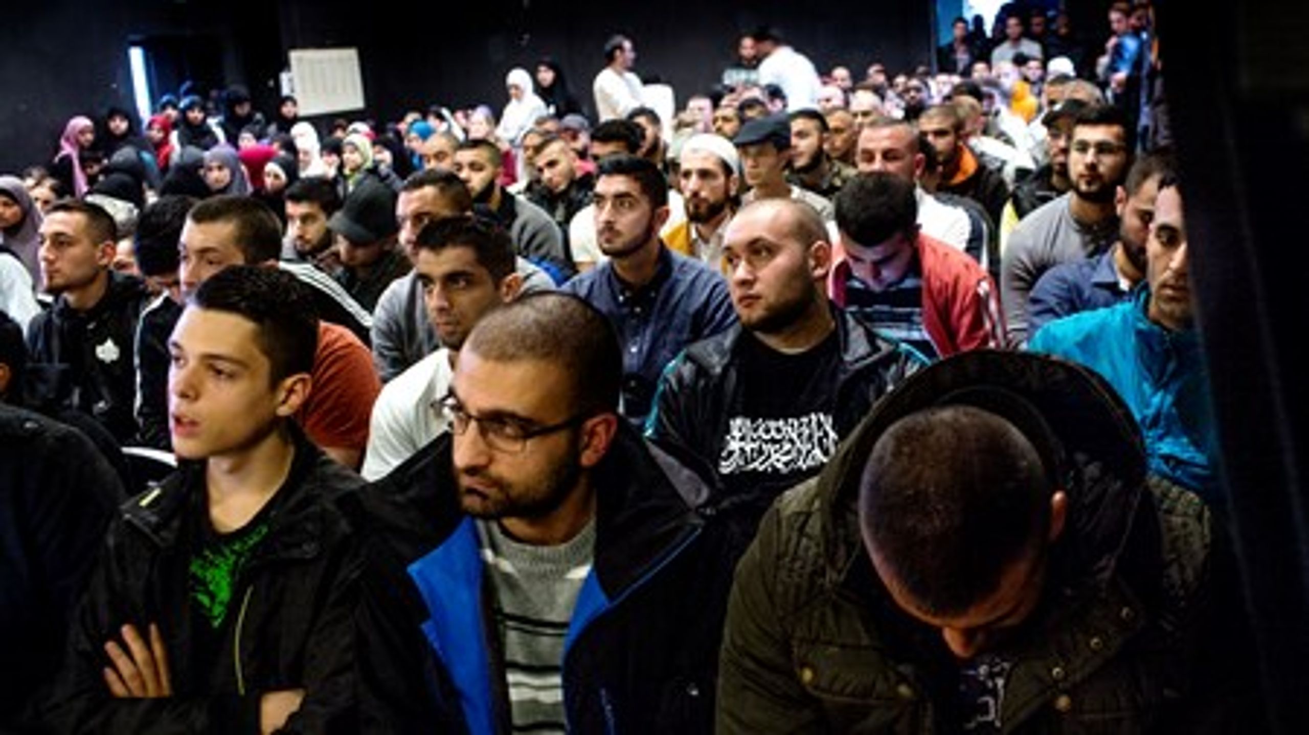 <div><br></div><div><div><span><div></div>&nbsp;Hizb ut-Tahrir bør ikke have adgang til at udbrede deres antidemokratiske budskaber fra kommunale lokaler, mener de borgerlige partier på Christiansborg. Billedet er fra et debatmøde i det kommunale kulturhus i Valby, hvor 200 mennesker i oktober diskuterede krigen i Syrien og IS.</span></div></div>