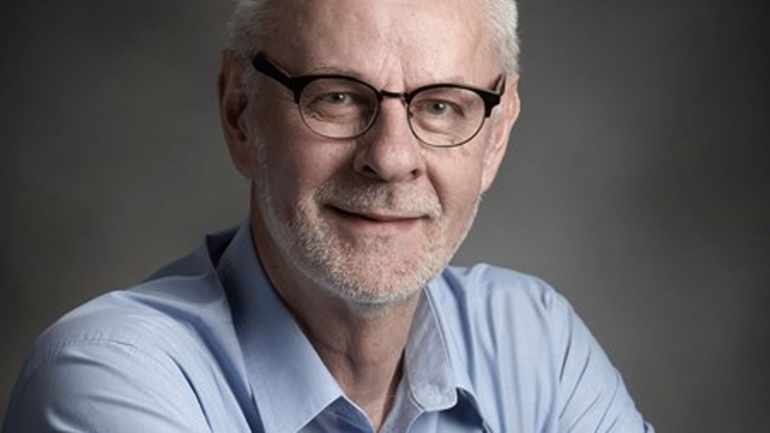 "Situationen med fraflytning fra landområderne gør det svært
at opretholde beboelse, arbejdspladser og service. Med besværlighederne for at
belåne ejendomme forstærkes situationen, så det bliver en selvforstærkende
tendens," skriver Flemming Eskildsen, tidl. borgmester i Skive Kommune og tidl. formand
for Det skæve Danmark.<br>