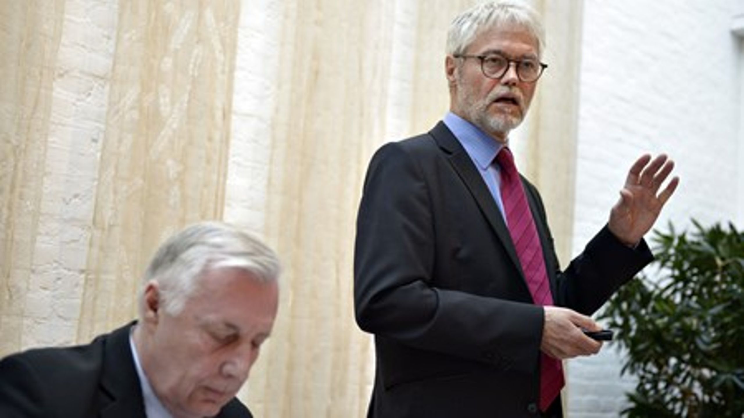 Tirsdag fremlagde et ekspertudvalg med tidligere S-minister&nbsp;Carsten Koch i spidsen&nbsp;28 anbefalinger til en nyt jobindsats for de ikke-arbejdsmarkedsparate ledige.<br>