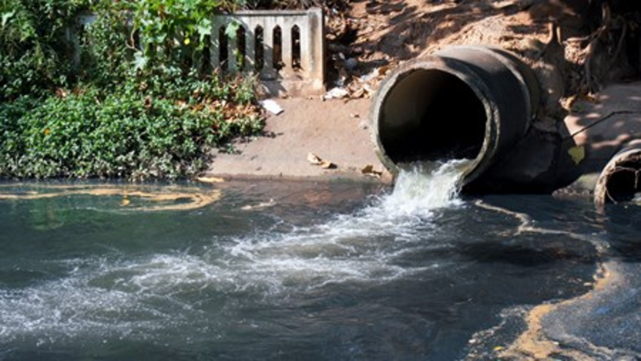I 2015 udløber den nuværende ramme for vand- og spildevandsselskabernes arbejde. Og&nbsp;for hver uge, der går, uden at regeringen og oppositionen sætter sig til forhandlingsbordet, mindskes chancen for, at man når at få en ny aftale på plads.