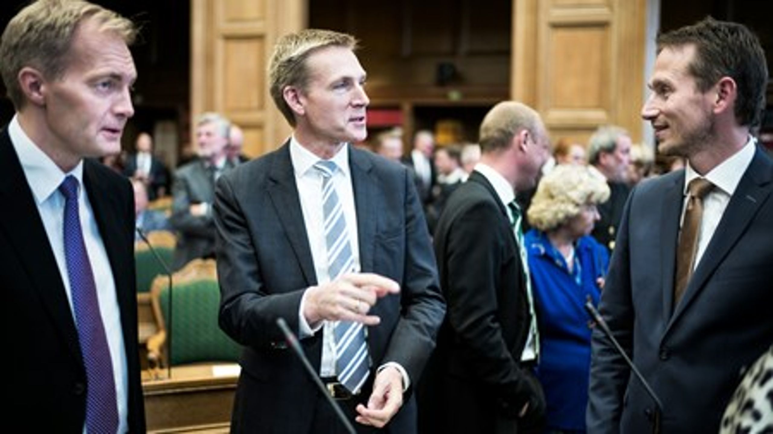 Dansk Folkepartis formand, Kristian Thulesen Dahl, er medforslagsstiller på Beslutningsforslag B 98, der skal sikre, at kommunalbestyrelsesmedlemmer i højere grad&nbsp;straffes i sager med omsorgssvigt af børn og unge.&nbsp;