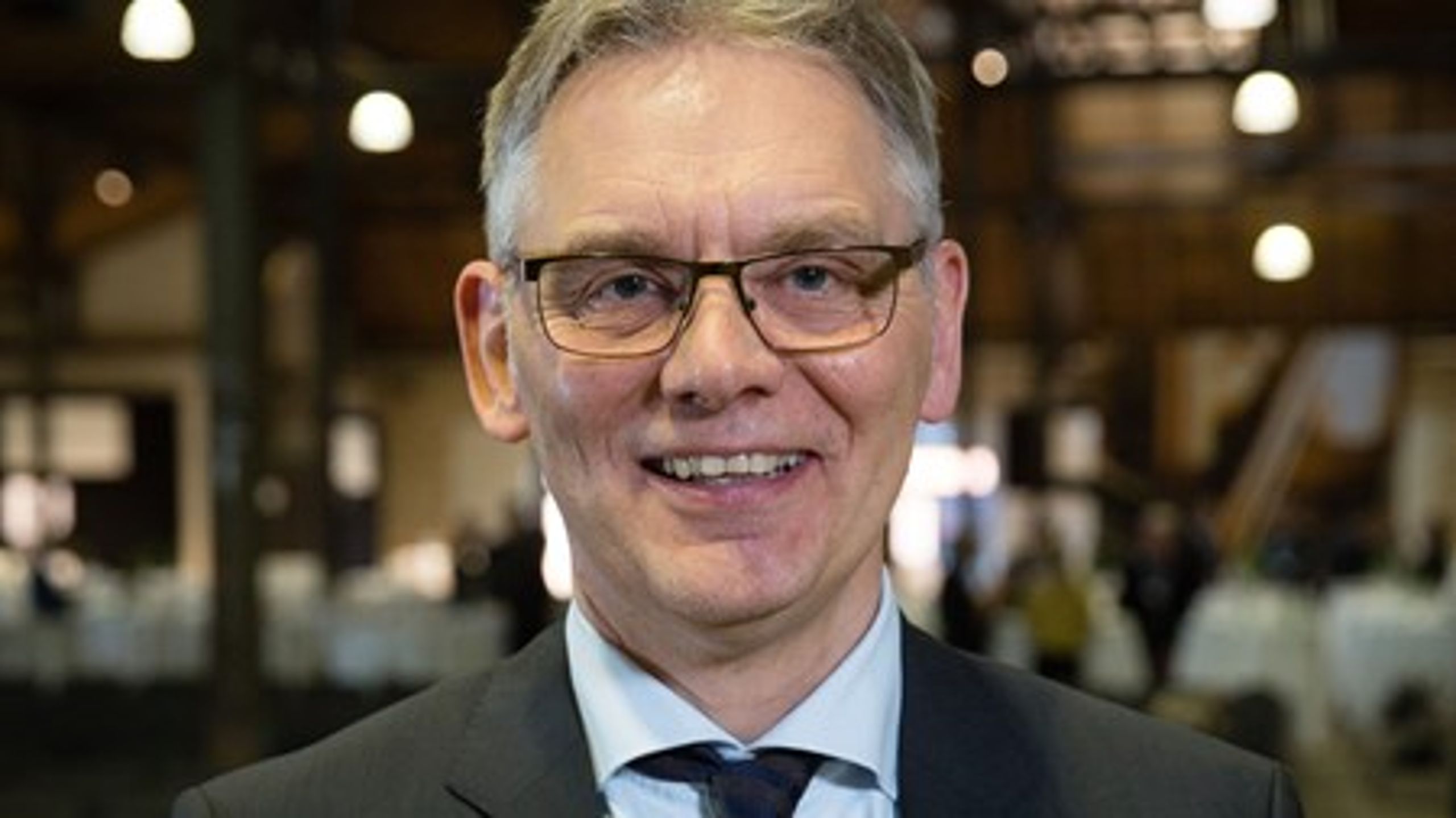 "I efteråret 2015 vil vi se Innovationsfondens strategi blive forvandlet
til flere hundrede konkrete projekter. Nogle vil bringe viden til det
danske samfund, som vi først for alvor ser værdien af om 5-10 år, mens andre
hurtigt vil vise deres værd og værdi for Danmark. For eksempel i form af forbedring
af offentlig velfærd," skriver Peter Høngaard Andersen, direktør for Innovationsfonden. <br>