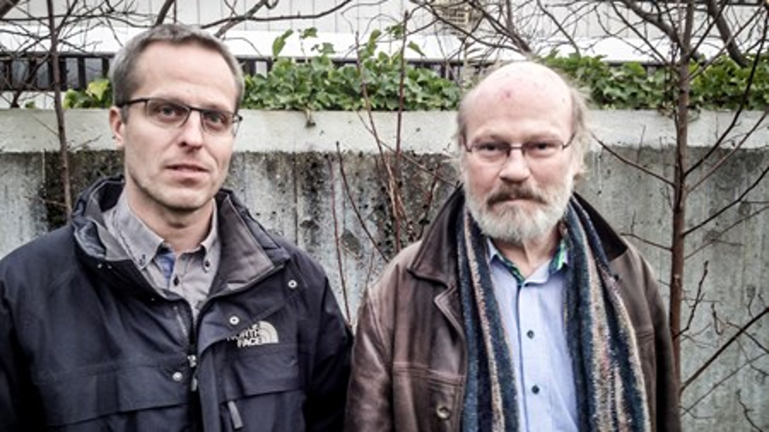 De to centrale embedsmænd i Eritrea-sagen, specialkonsulent&nbsp;Jan Olsen (t.v.) og chefkonsulent Jens Weise Olesen, indgik formelt en frivillig fratrædelse med Udlændingestyrelsen. De to medarbejdere&nbsp;havde arbejdet tæt sammen i styrelsen i mere end 20 år og var blandt de mest erfarne embedsmænd til at indhente oplysninger og skrive landerapporter.<br>