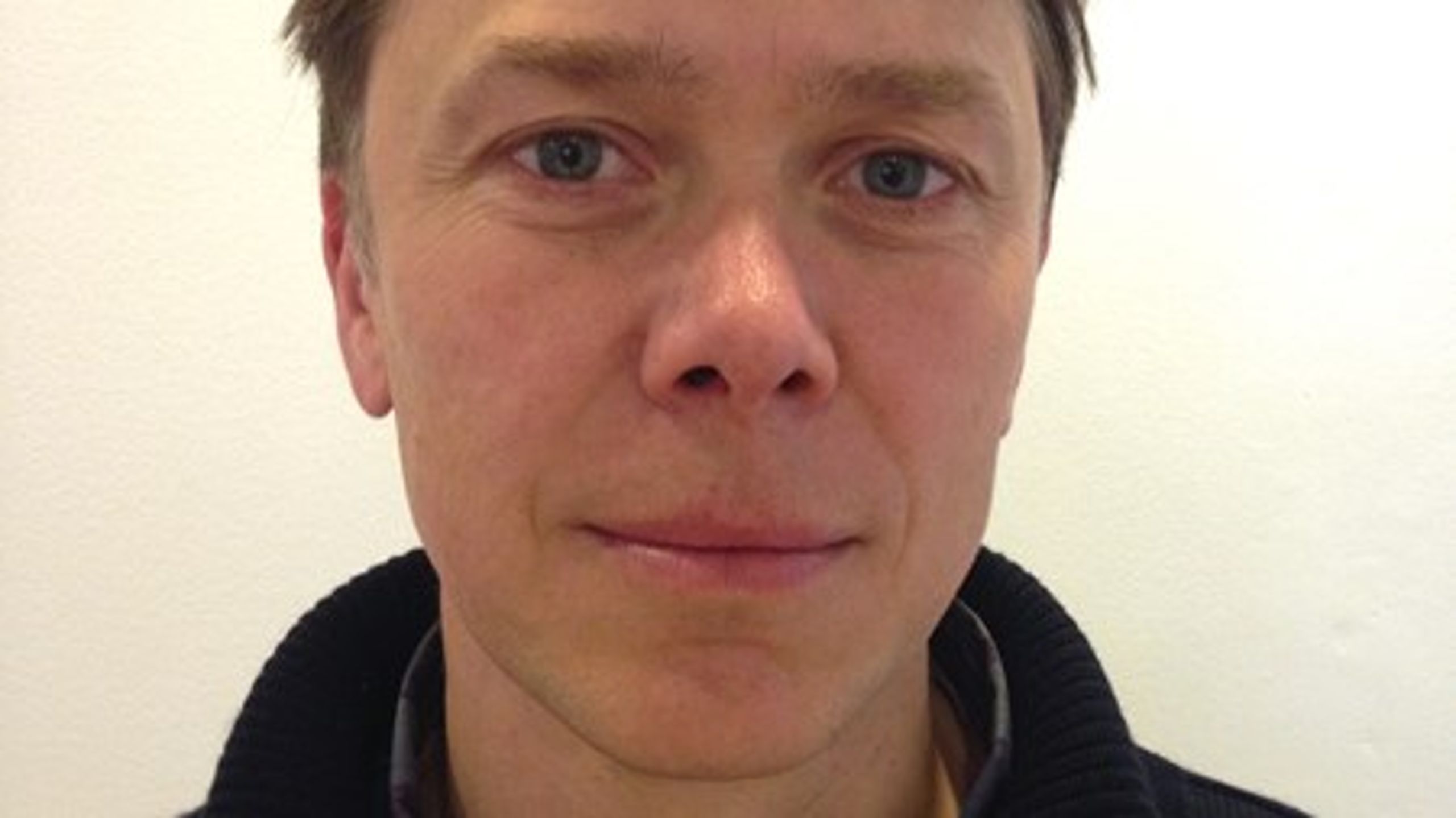 En særlig indsats overfor børn fra ikke-vestlige lande for at forbedre deres trivsel og generelt at modvirke risikofaktorer i deres dagligdag, synes meget vigtig for at mindske sandsynligheden for, at de som unge bliver kriminelle.&nbsp;Det skriver Andy Højholdt, lektor på Professionshøjskolen Metropol.