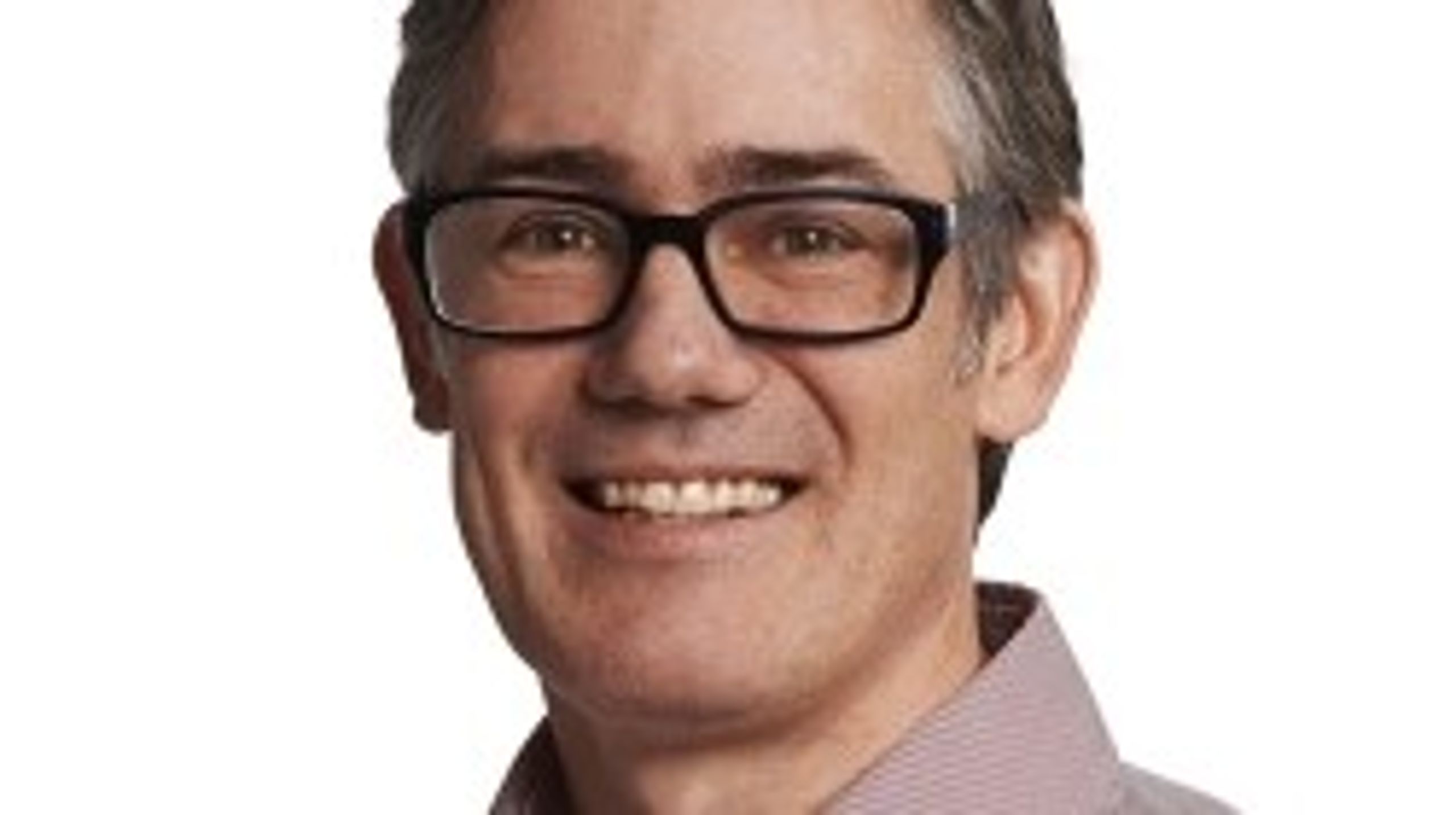 "Flere og flere unge danske studerende tager til udlandet for at studere, og en stadig større andel af dem får en ph.d. hos nogle af verdens førende universiteter. Selvom mange af dem vender hjem igen, risikerer vi at svække kvaliteten af de danske ph.d.-forløb," skriver Martin Junge, forskningschef i DEA. <br><br>