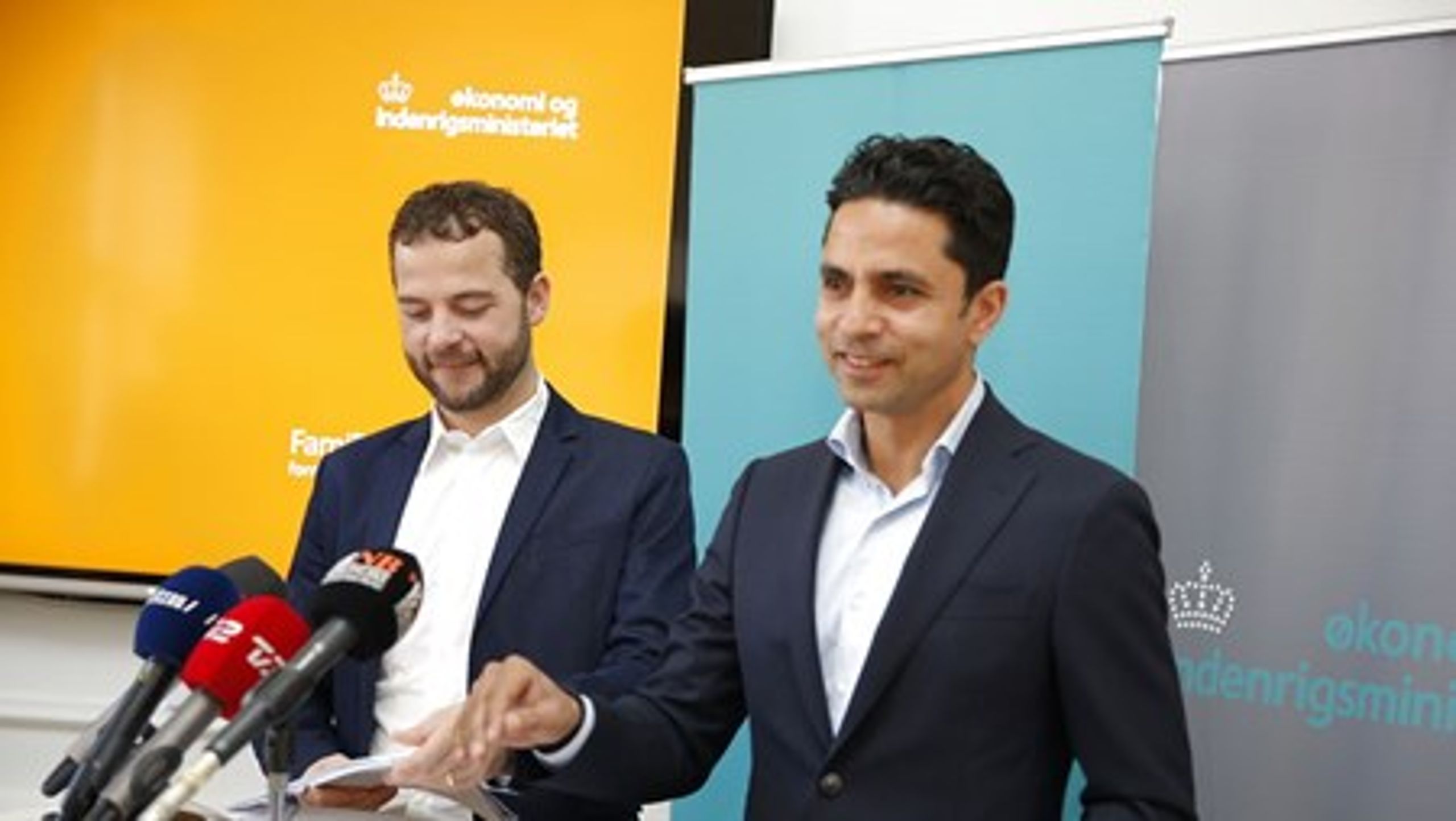 Økonomi- og indenrigsminister Morten Østergaard præsenterer sammen med socialminister Manu Sareen regeringens fattigdomsredegørelse.&nbsp;