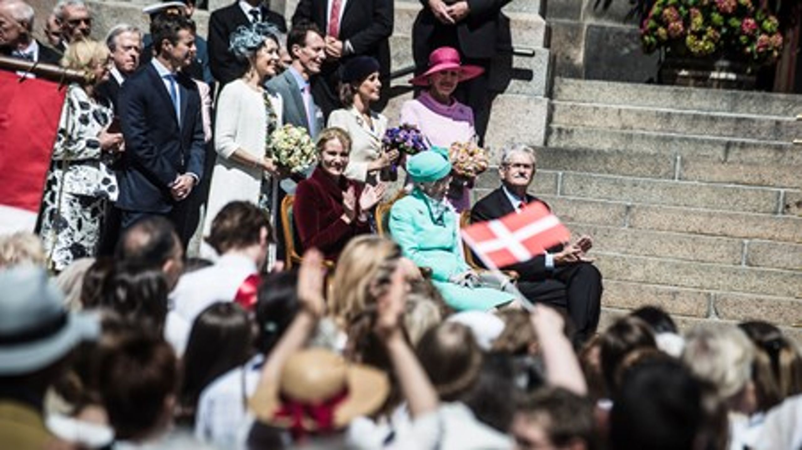 Grundlovsdag 2015. Den royale familie, statsminister Helle Thorning-Schmidt (S) og Folketingets formand&nbsp;Mogens Lykketoft (S)&nbsp;under fejringen af 100-året for kvindernes stemmeret i Rigsdagsgården på Christiansborg<br>