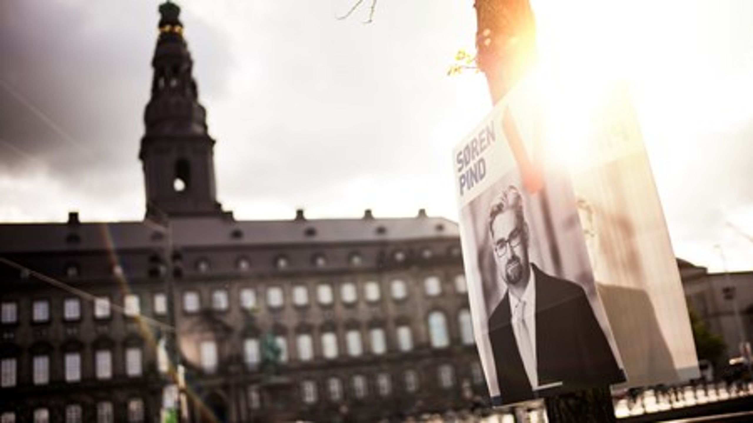 "Når partierne bruger Facebook og skaber indhold, som vælgerne interagerer med, så spreder det sig gennem vælgerhavet og rammer nye og endnu flere vælgere," skriver Mikkel Krogsholm.&nbsp;