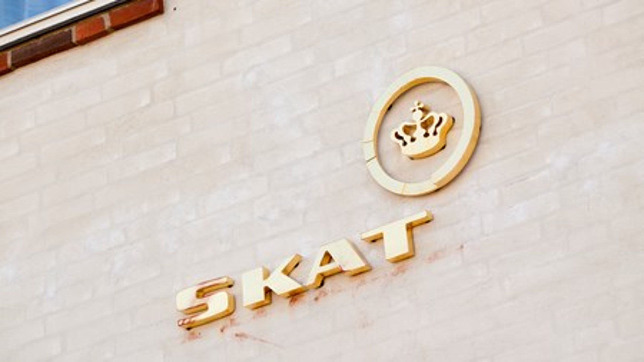 Skatteminister Karsten Lauritzen varsler et opgør med Skats beføjelser. "Der er simpelthen et efterslæb på skatteområdet," siger han.