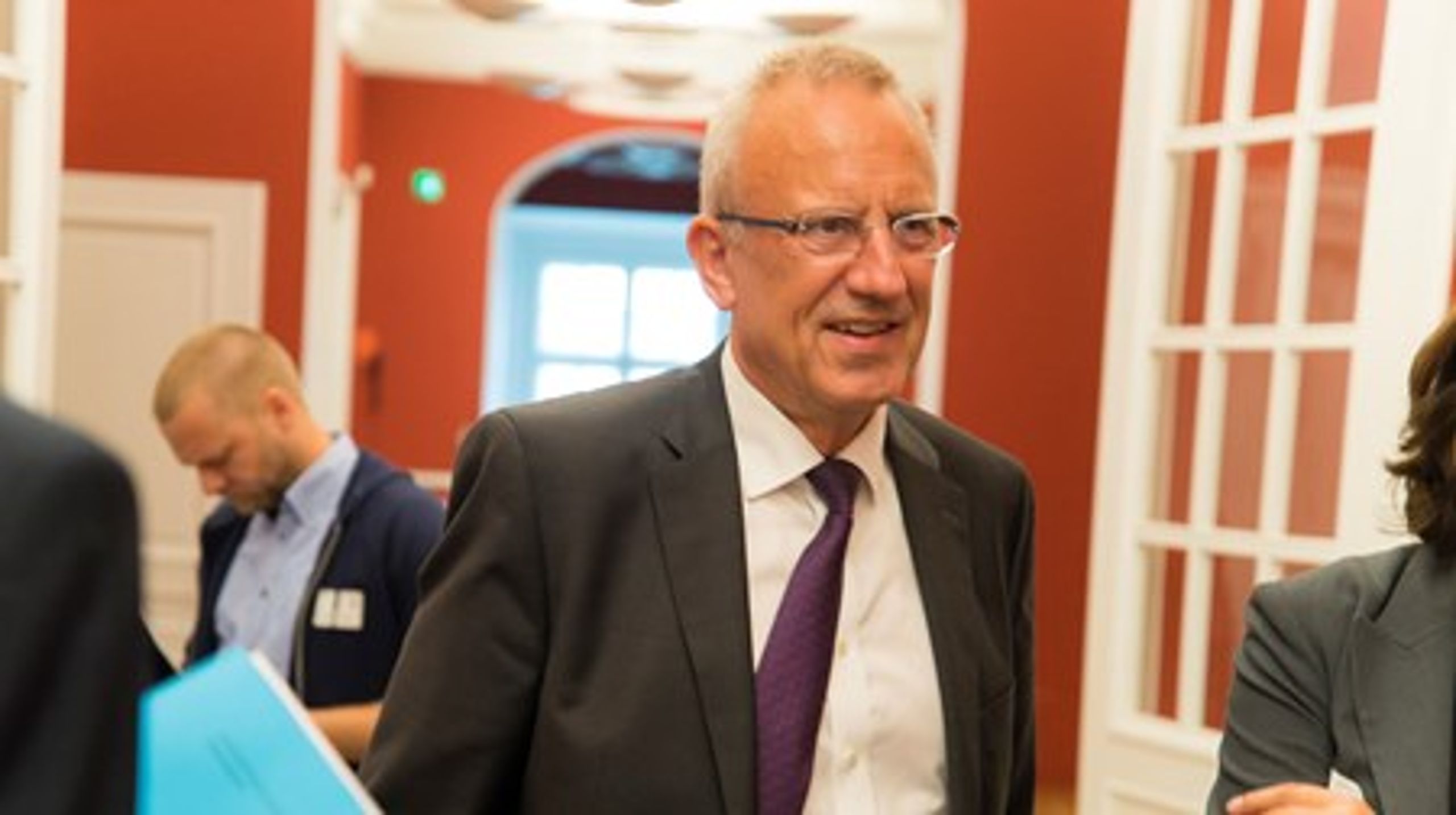 Ifølge beskæftigelsesminister Jørn Neergaard Larsen (V) er&nbsp;opsvinget stadig nyt, og det har&nbsp;endnu ikke bidt sig helt fast.