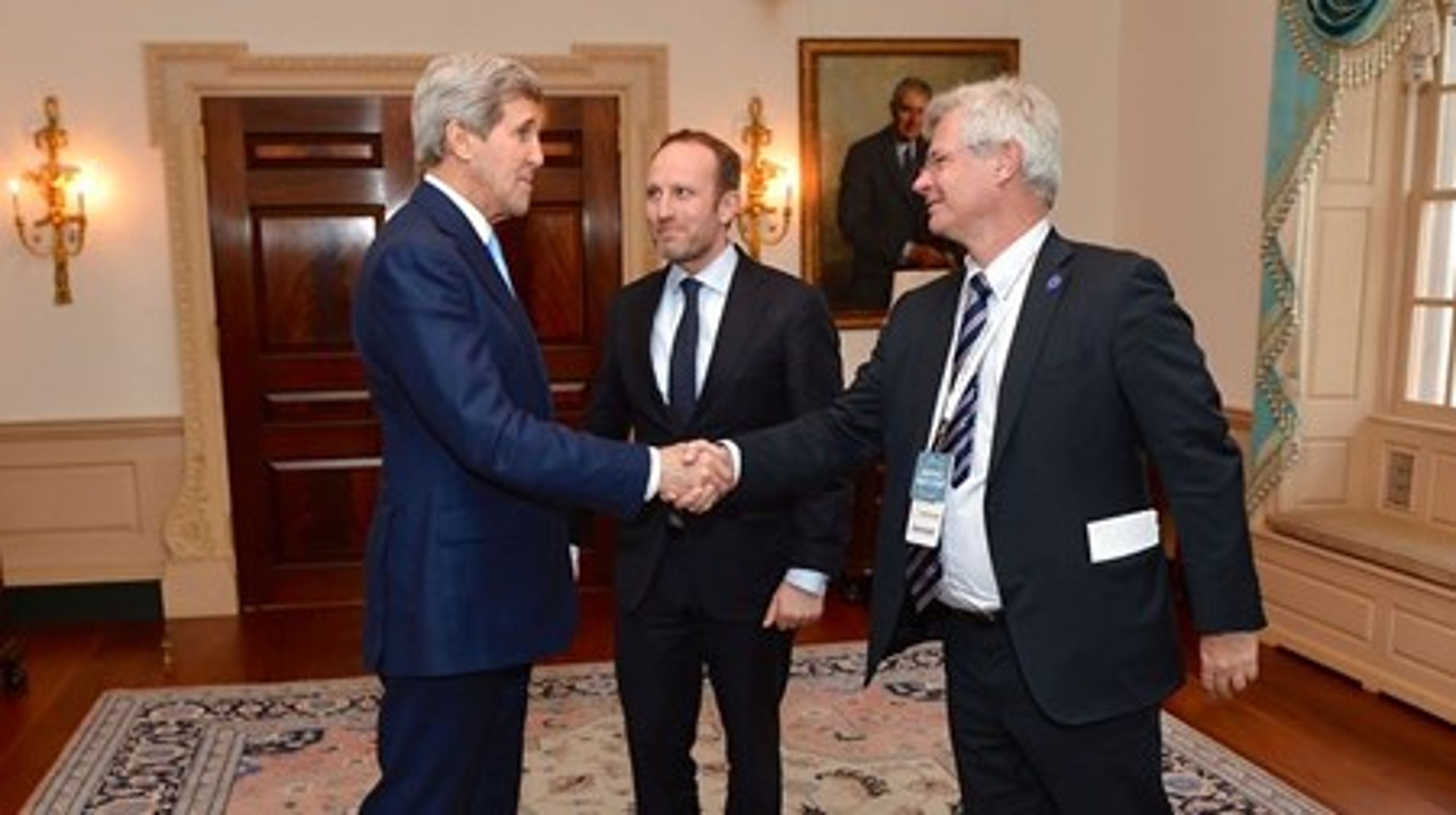 Peter Taksøe-Jensen i selskab i med den amerikanske udenrigsminister, John Kerry, og&nbsp;tidligere udenrigsminister Martin Lidegaard.&nbsp;