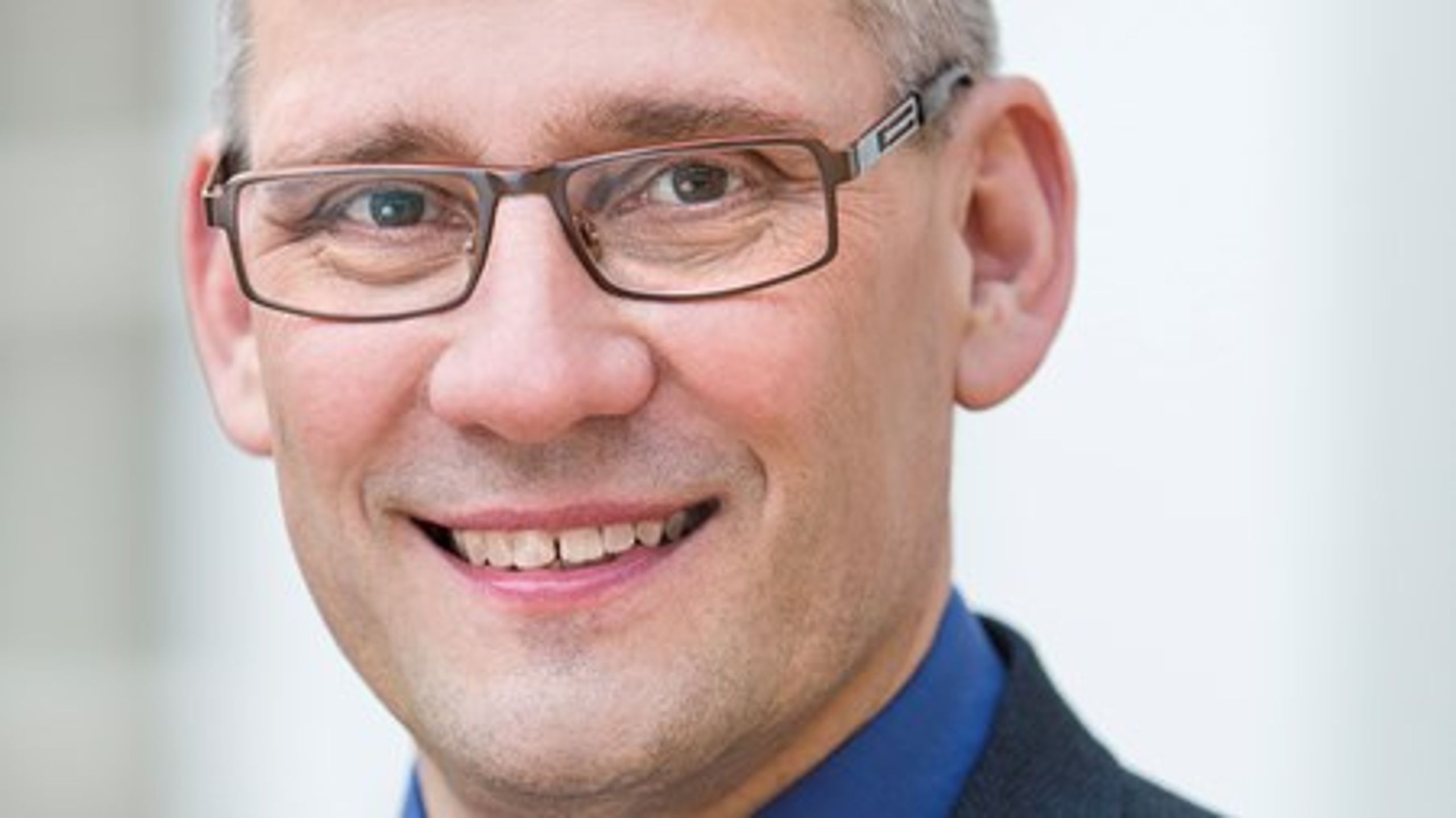 Direktøren for Danske Erhvervsskoler, Lars Kunov, ærgrer sig over, at sagen med fråds og fejl nu stempler landets erhvervsskoler.<br><br>