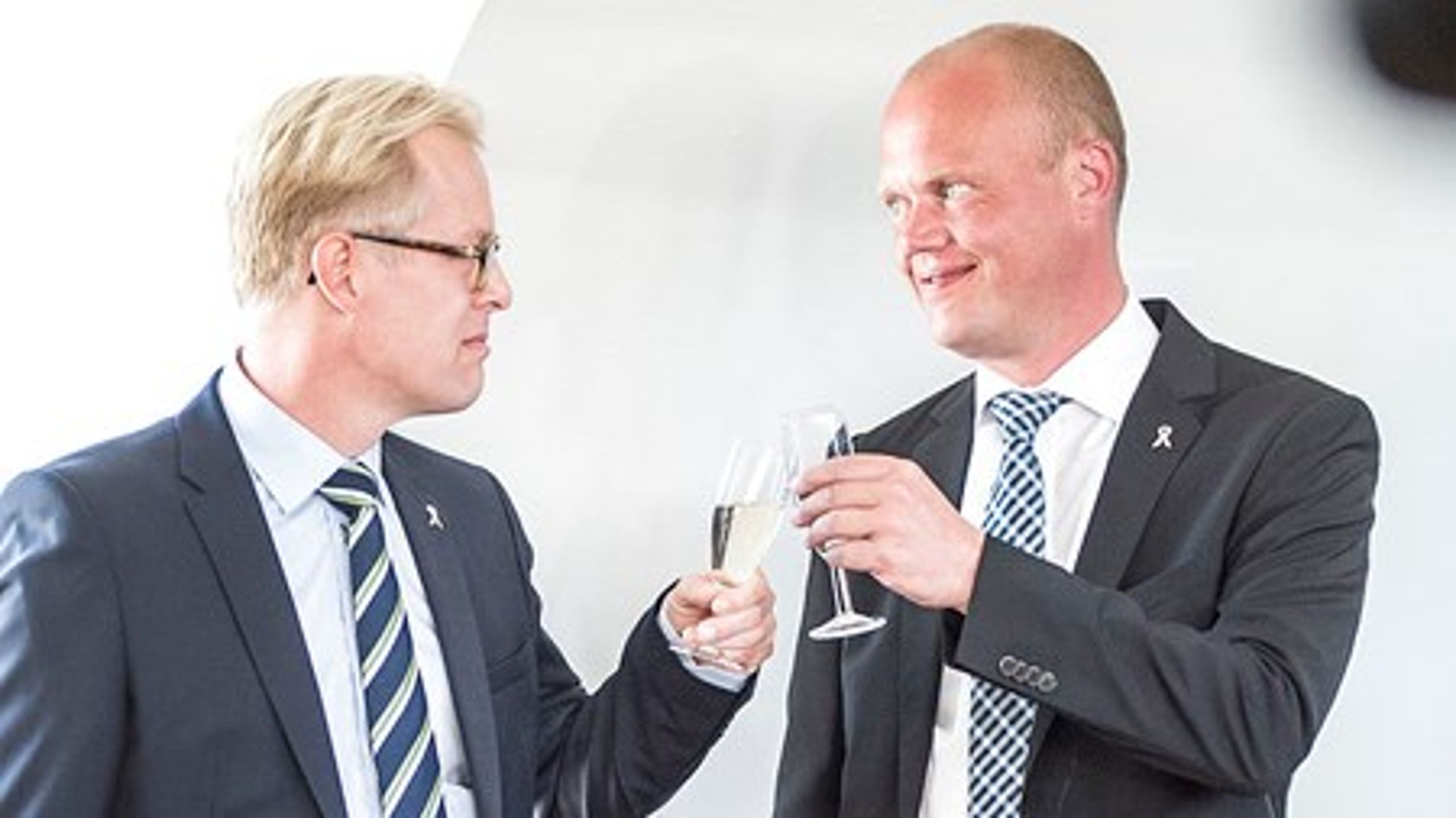 Peter Christensen fik onsdag overdraget Forsvarsministeriet, efter Carl Holst har trukket sig fra sin ministerpost.&nbsp;