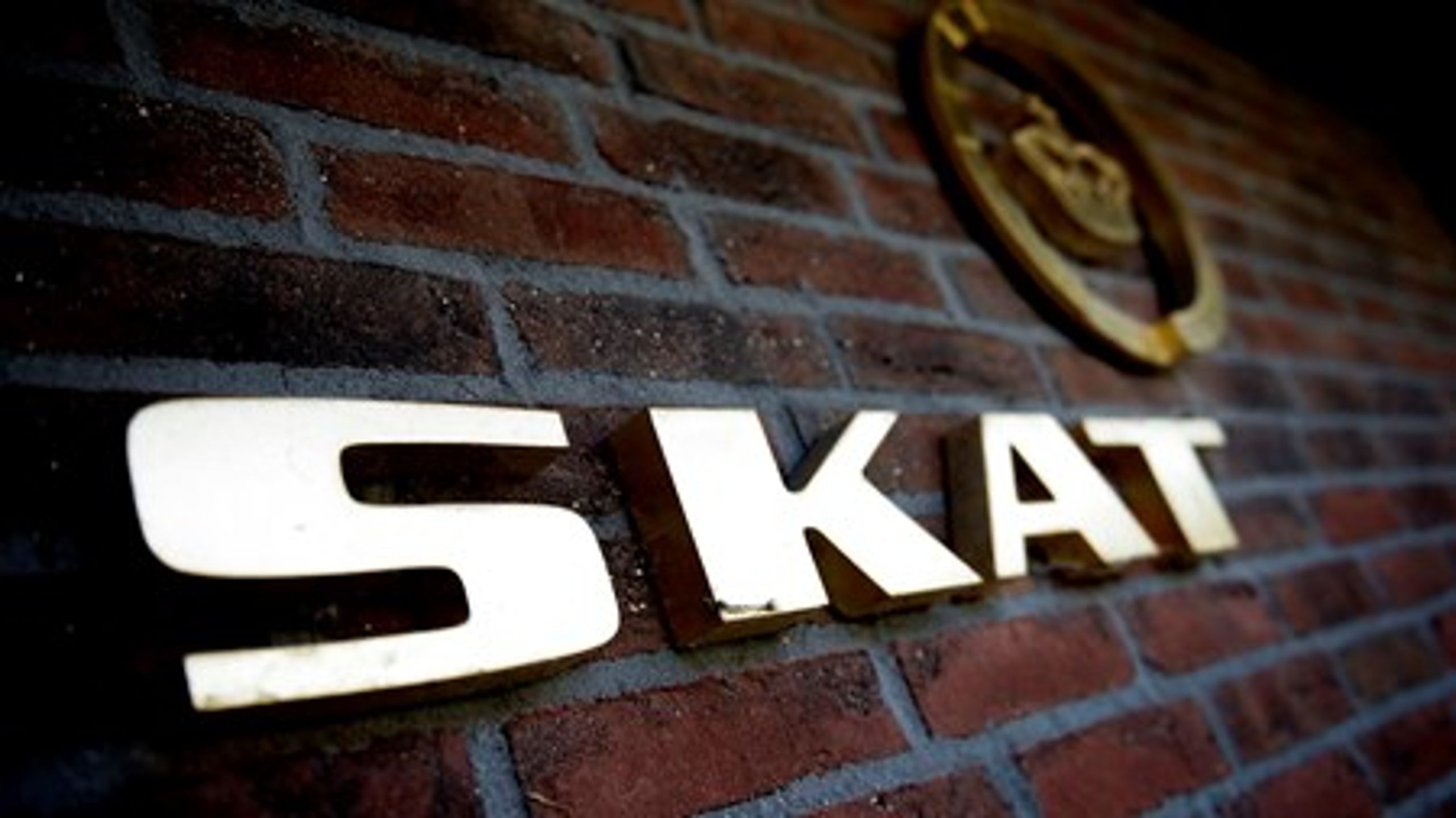 Med udspillet 'Bedre Balance' præsenterede regeringen ambitionen om at flytte 3.900 statslige arbejdspladser fra hovedstaden ud i landet. Blandt andet fordeles 200 stillinger ved Skat til&nbsp;Næstved, Ribe, Odense, Ringkøbing, Herning&nbsp;og Aalborg.