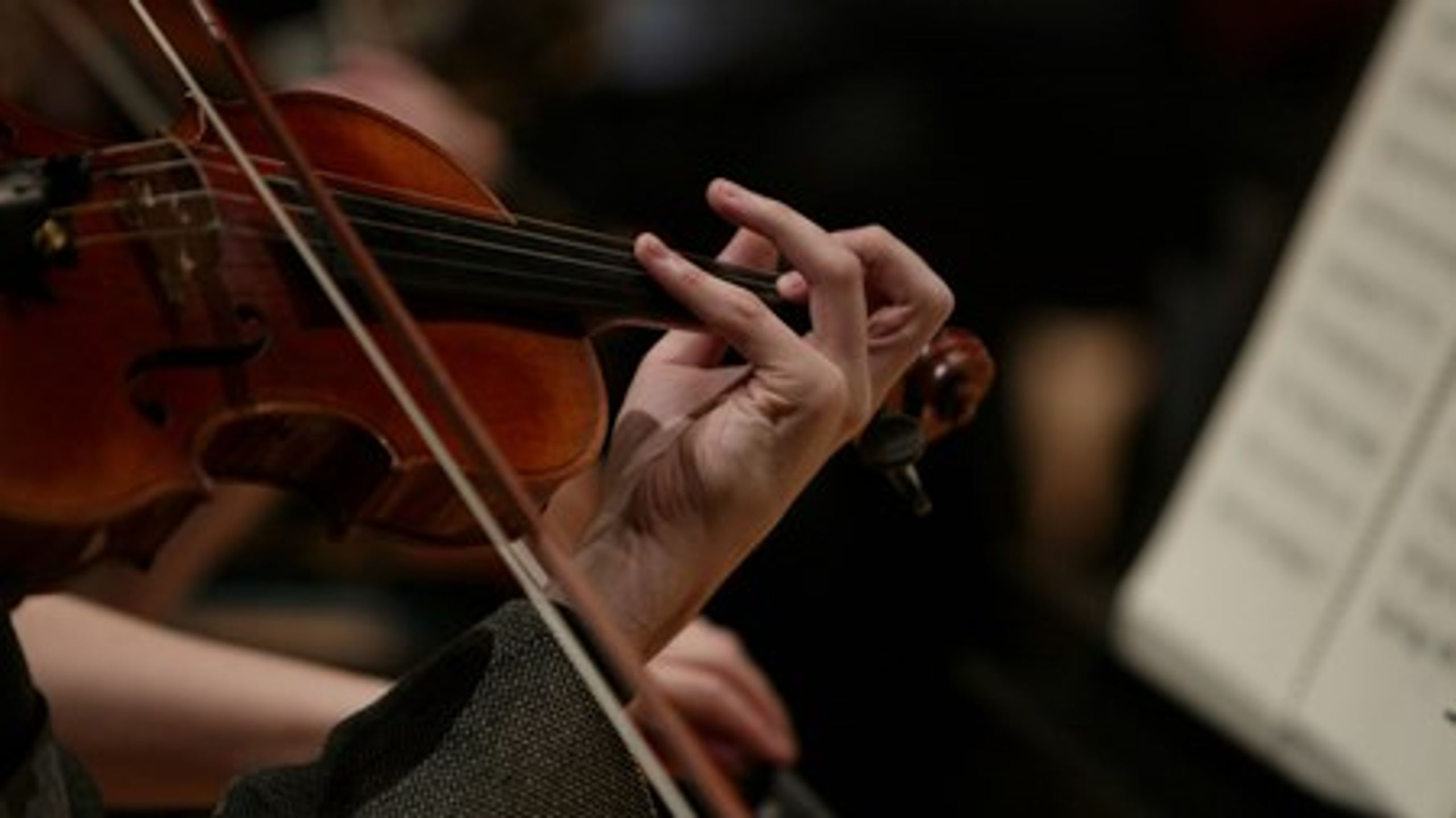 Med regeringens&nbsp;kulturbesparelser kan landsdelsorkestrene&nbsp;ikke længere opfylde&nbsp;musiklovens krav, skriver Uffe Savery, ordførende orkesterchef, Landsdelsorkesterforeningen (LOF).&nbsp;