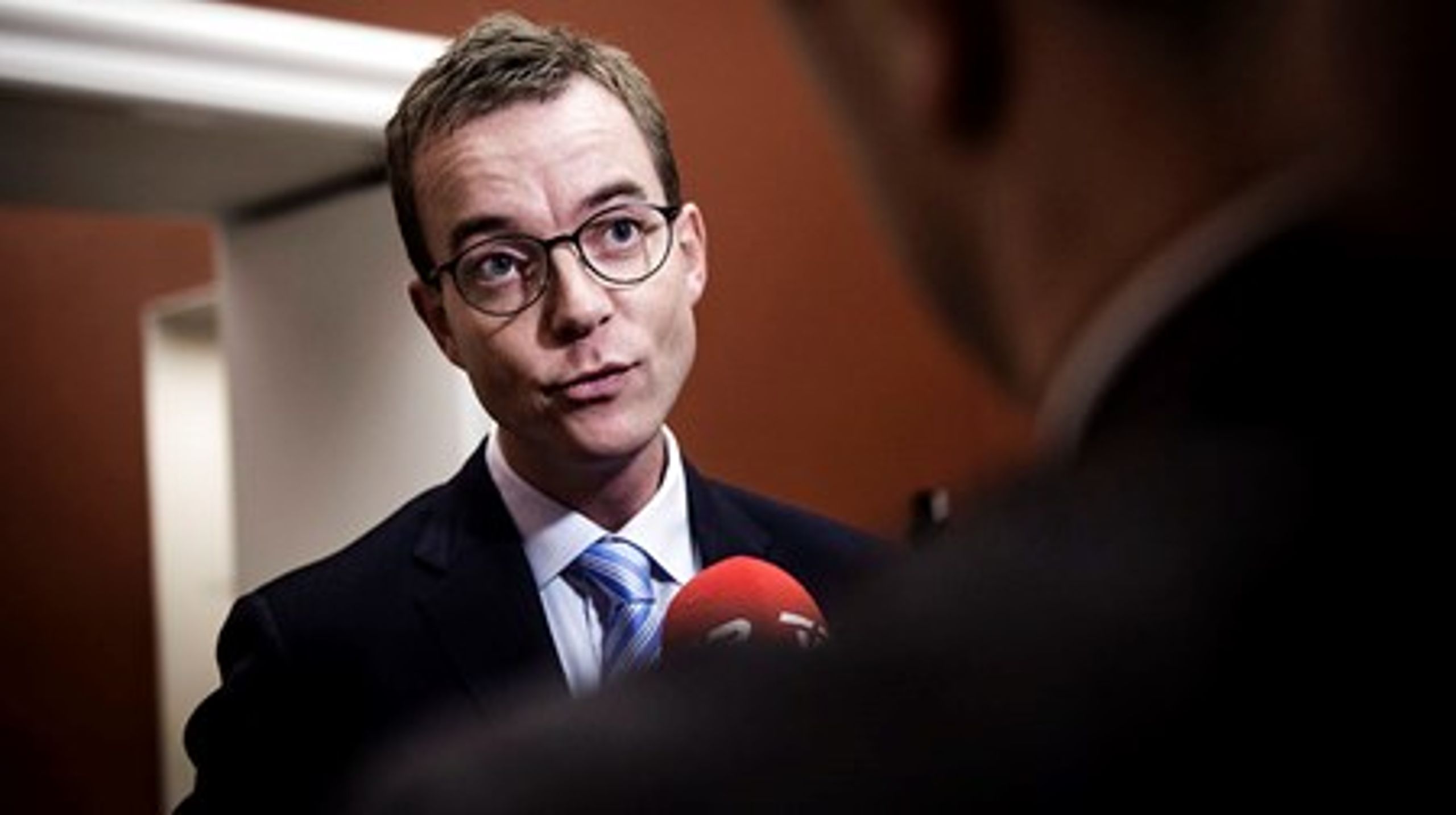 Uddannelses- og forskningsminister Esben Lunde Larsen (V) har fremlagt regeringens bud på en justering af fremdriftsreformen. Han vil blandt andet lempe de centrale krav. <br>