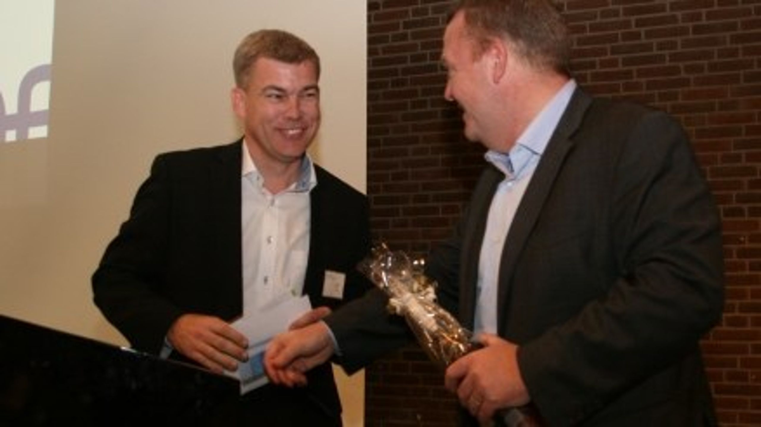 Aabenraas vicekommunaldirektør Tom Stefan Ahmt&nbsp;blev valgt som&nbsp;formand for den kommunale Økonomidirektørforening på årsmødet i 2013. Han forventes at få forlænget sit mandat med yderligere to år i forbindelse med&nbsp;årsmødet 2015.