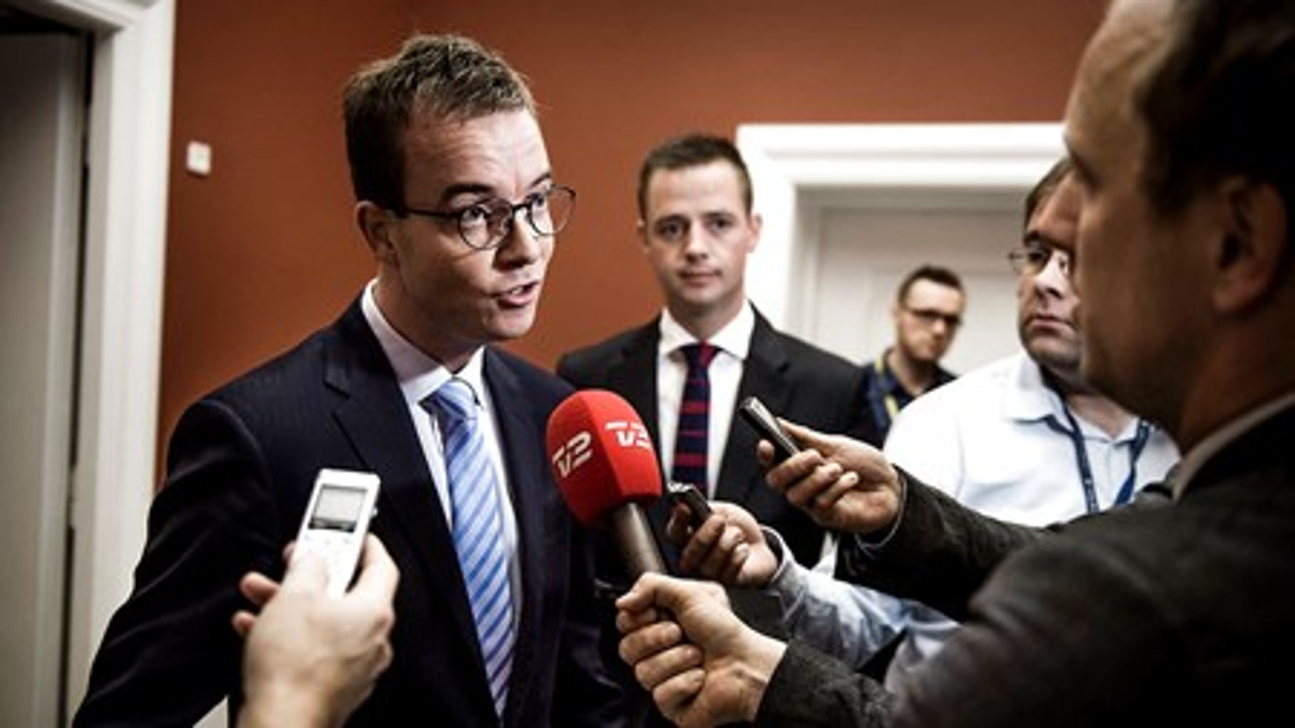 Udannelses- og forskningsminister&nbsp;Esben Lunde Larsen har fredag landet en ny aftale om at justere den udskældte fremdriftsreform.&nbsp;