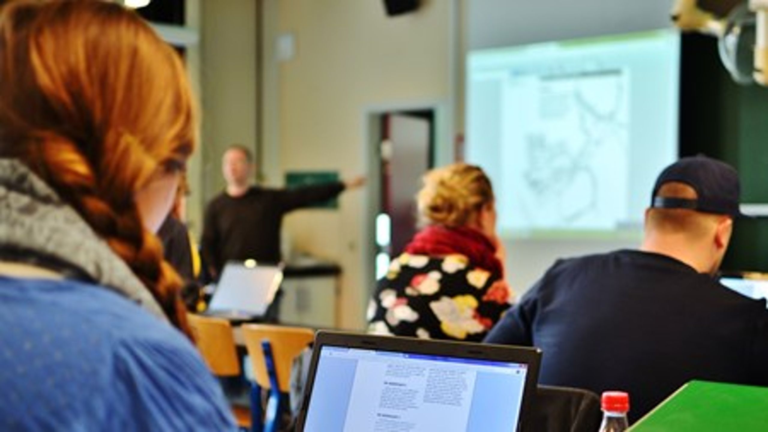 Gymnasier, erhvervsskoler og VUC kan spare masser af penge, uden at det går ud over undervisningens kvalitet, viser&nbsp;en&nbsp;konsulentrapport.