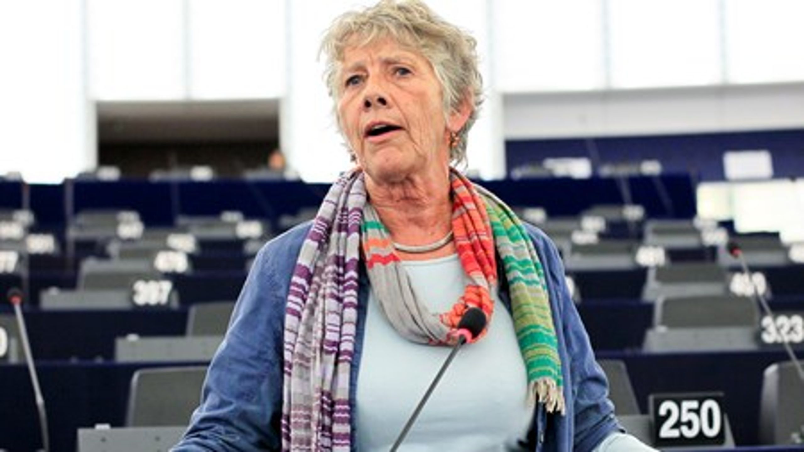 Danmark står helt alene, mens de andre EU-lande kan samarbejde om grænseoverskridende problemer, skriver Margrete Auken (SF).&nbsp;