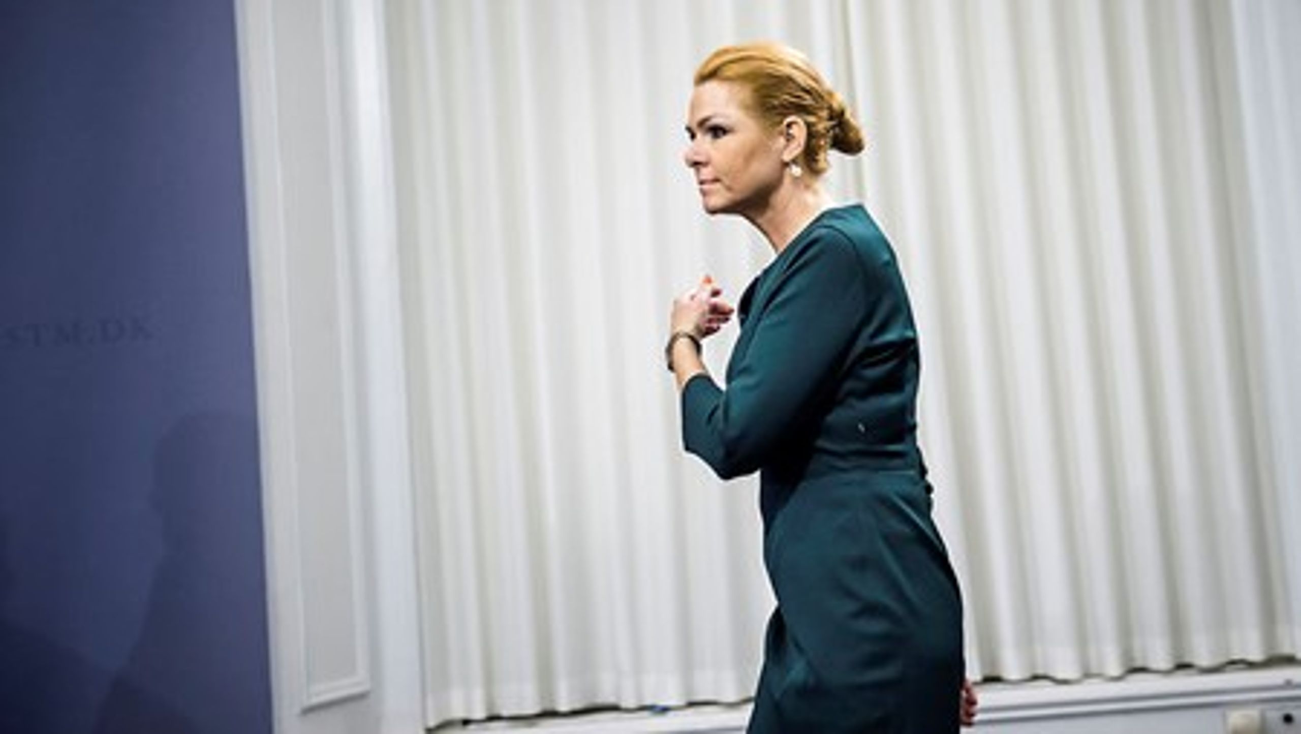 "Det er ikke noget, vi gør med glæde," siger udlændinge- og integrationsminister&nbsp;Inger Støjberg om den forlængede grænsekontrol.&nbsp;